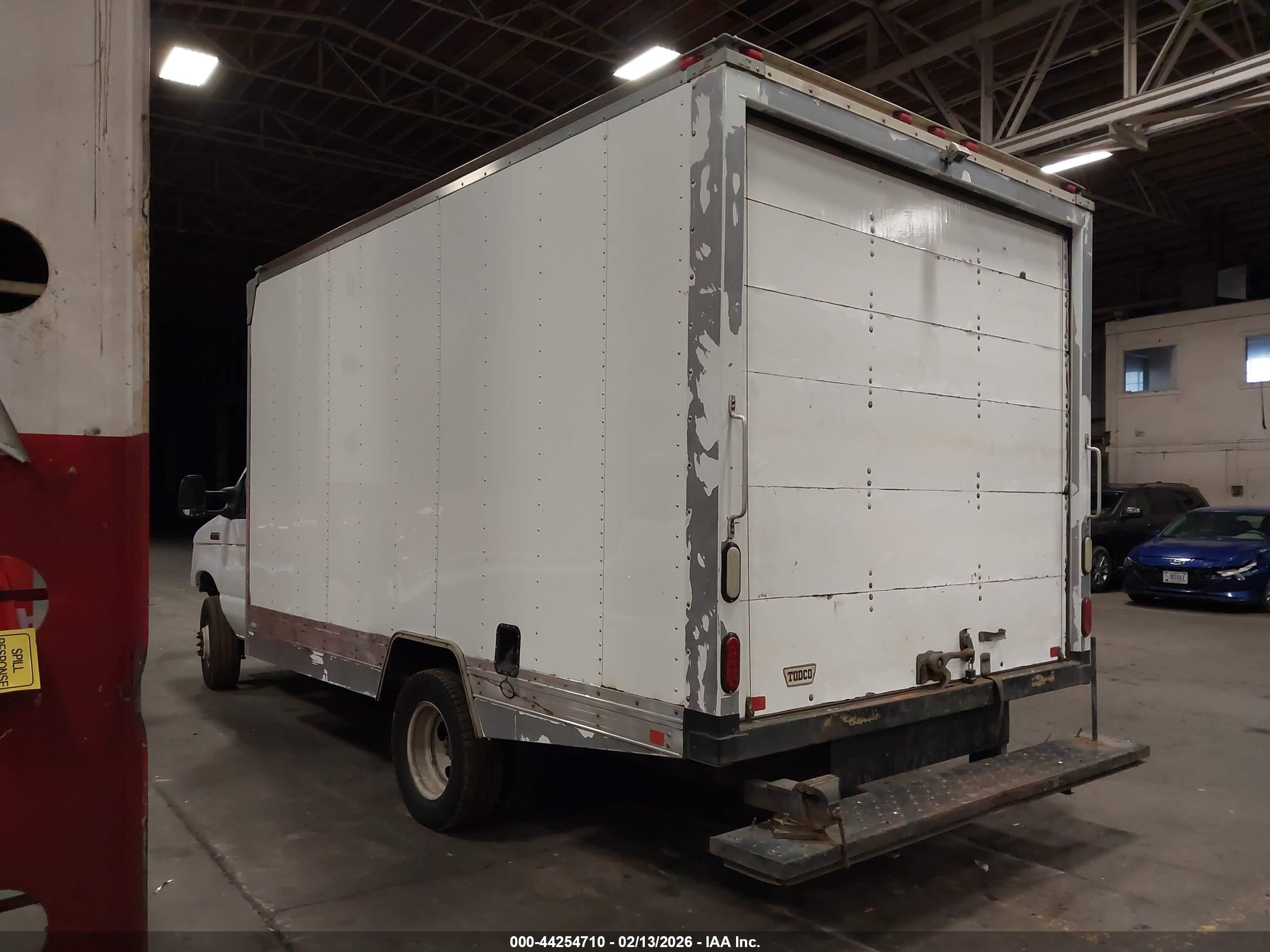 FORD E-450 image 3