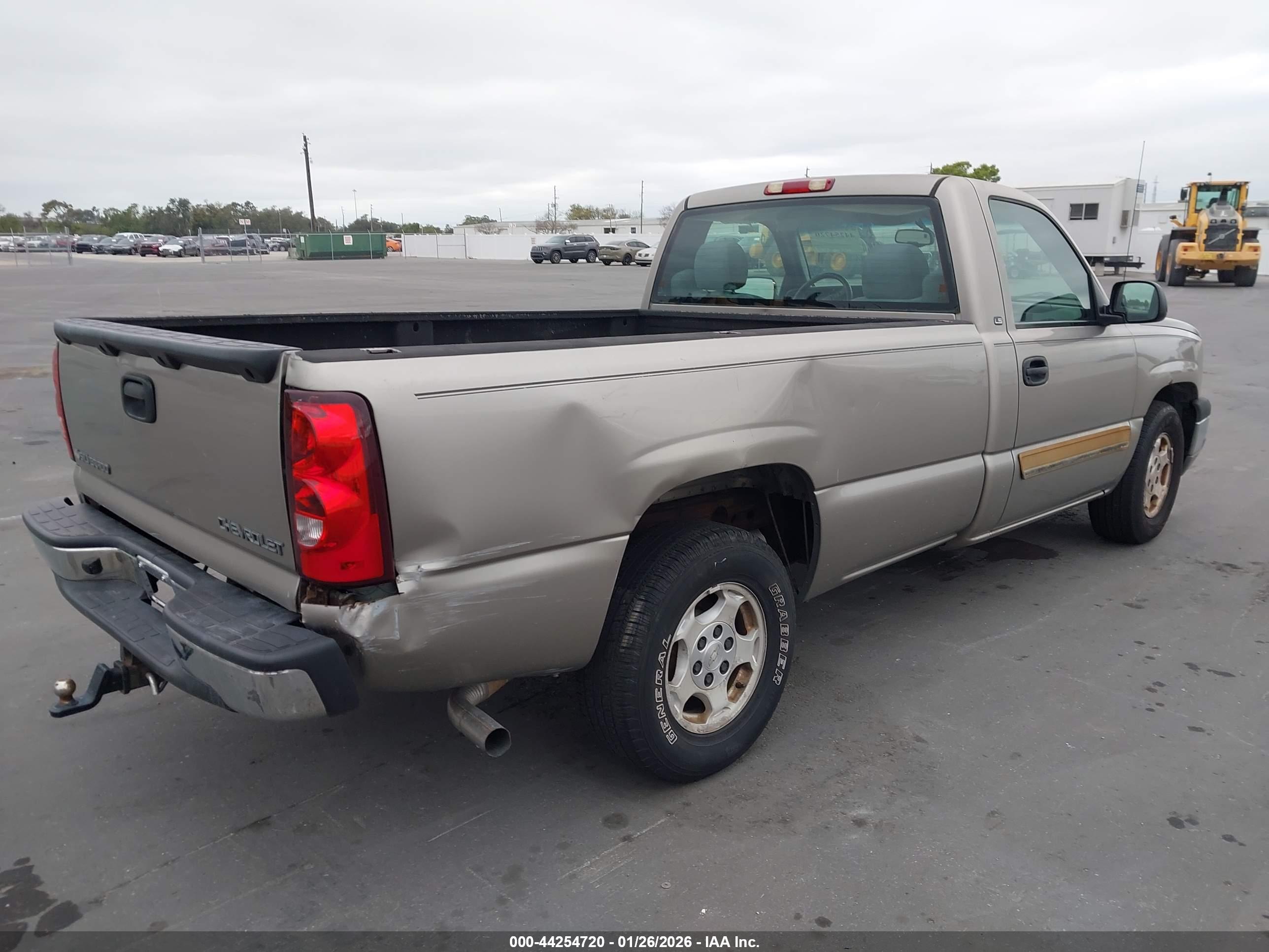 CHEVROLET SILVERADO image 4