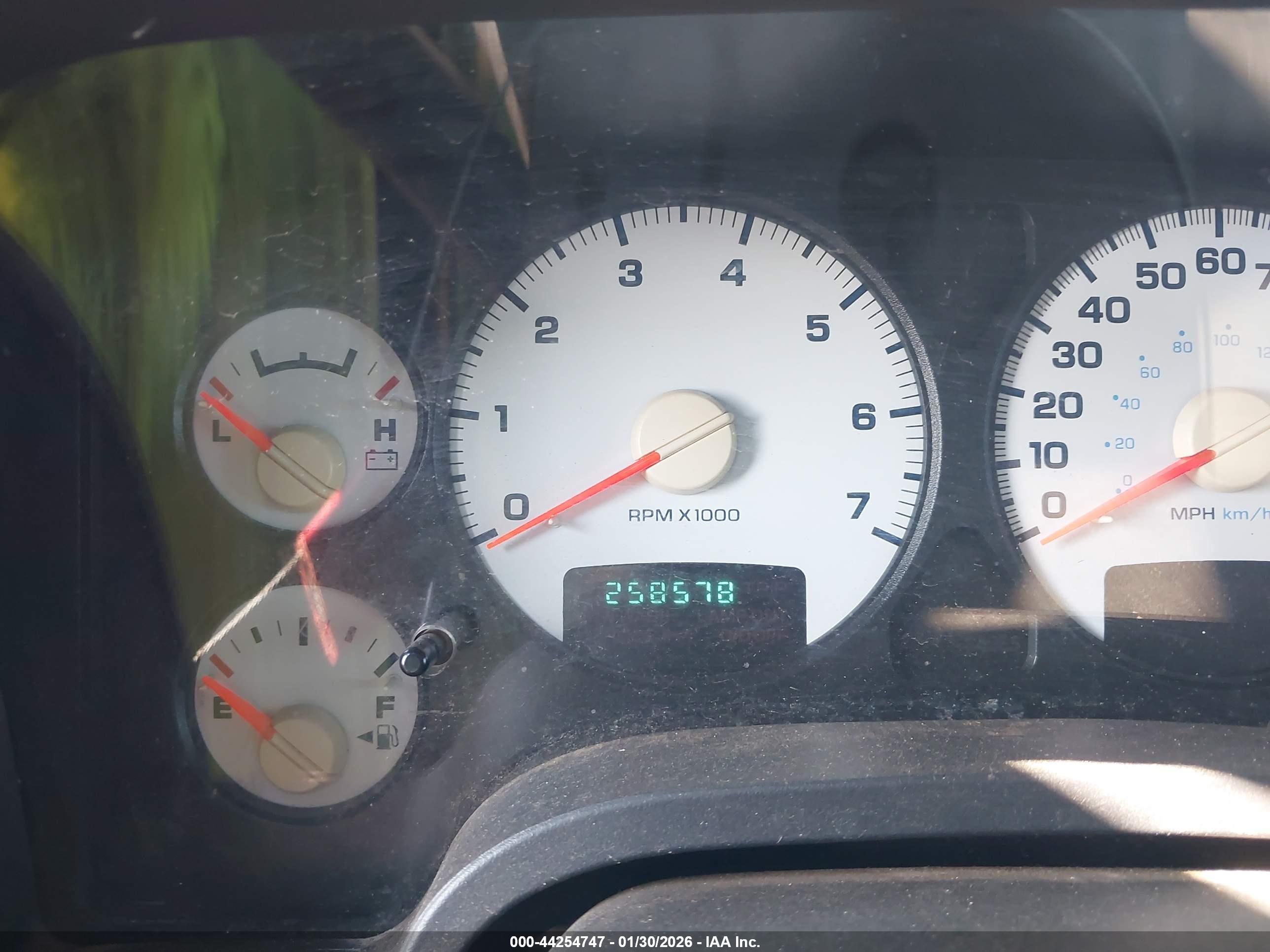 DODGE RAM image 7