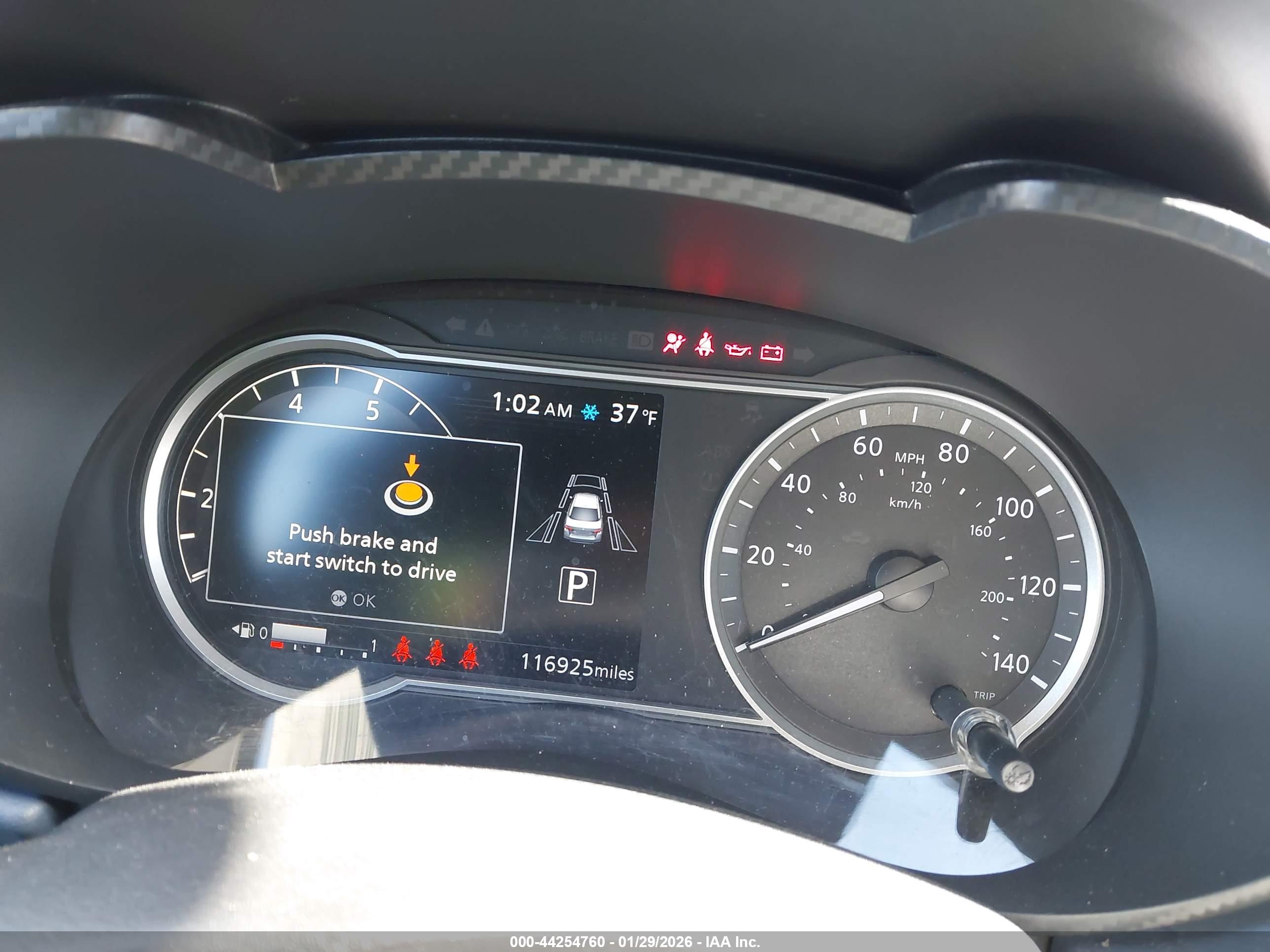 NISSAN VERSA image 7