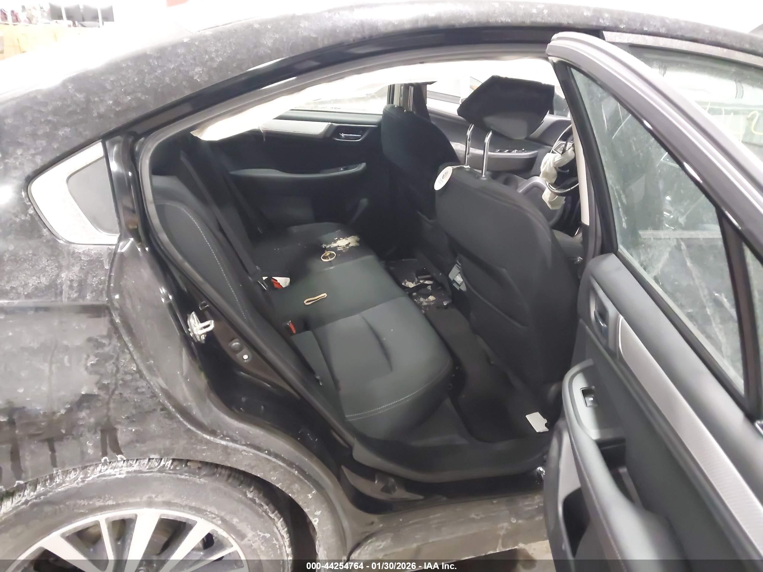 SUBARU LEGACY image 8
