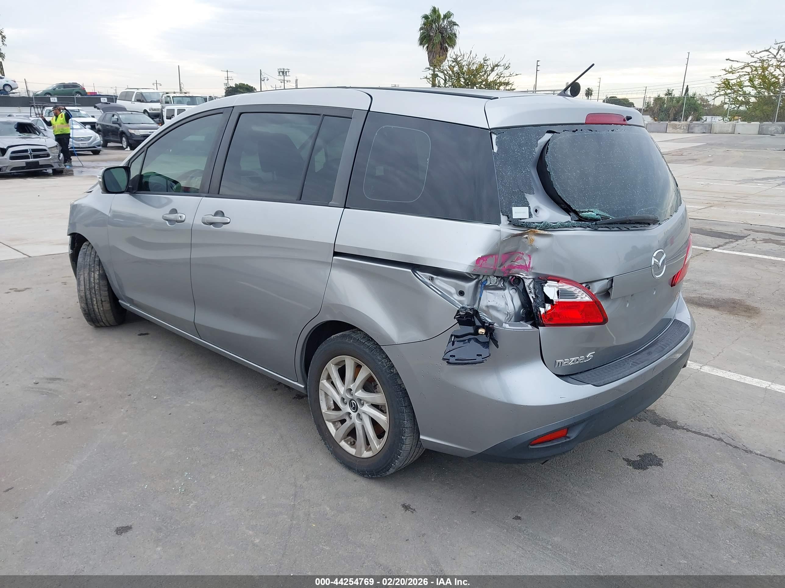 MAZDA MAZDA5 image 3