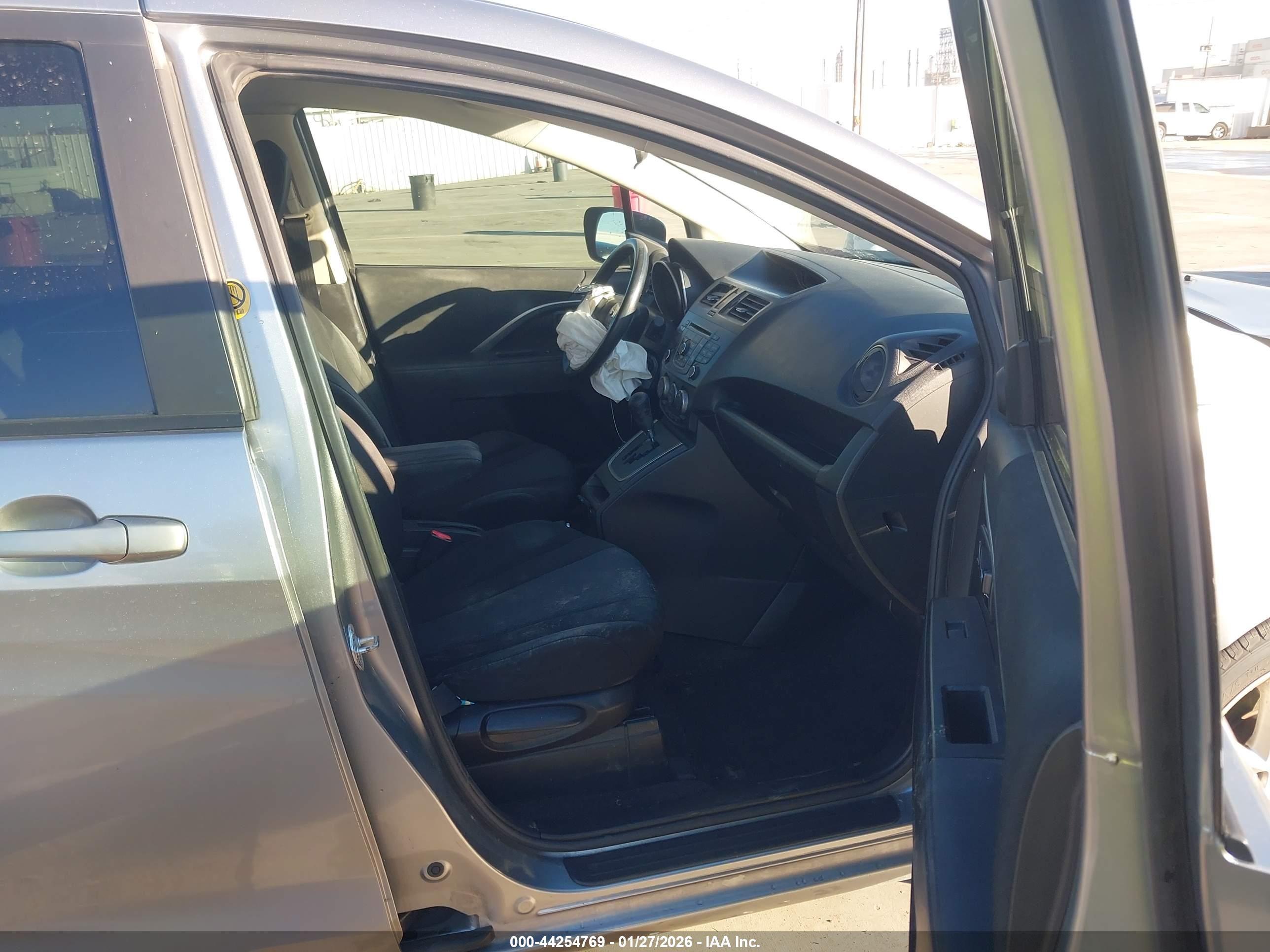 MAZDA MAZDA5 image 5