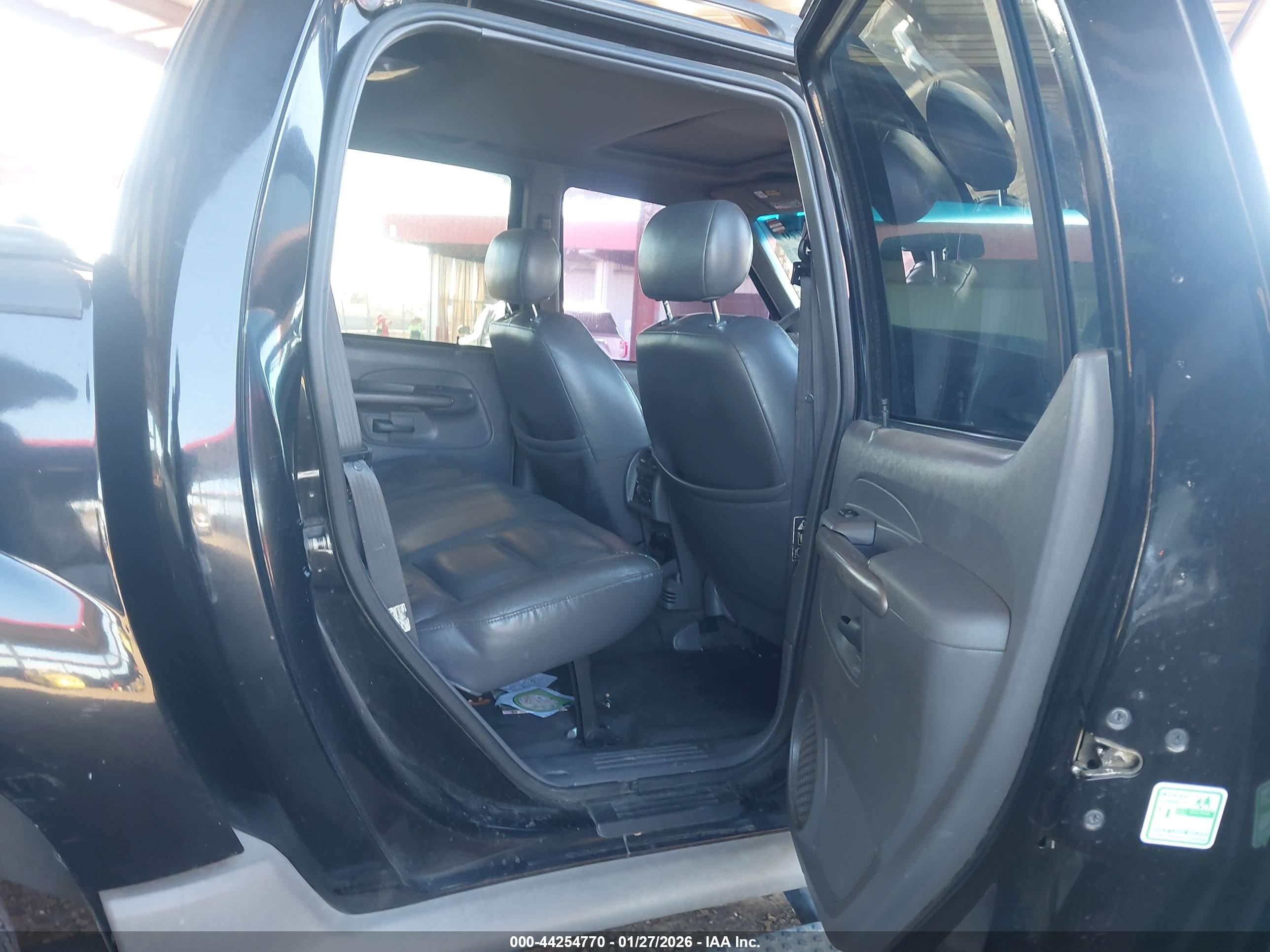 FORD EXPLORER image 8