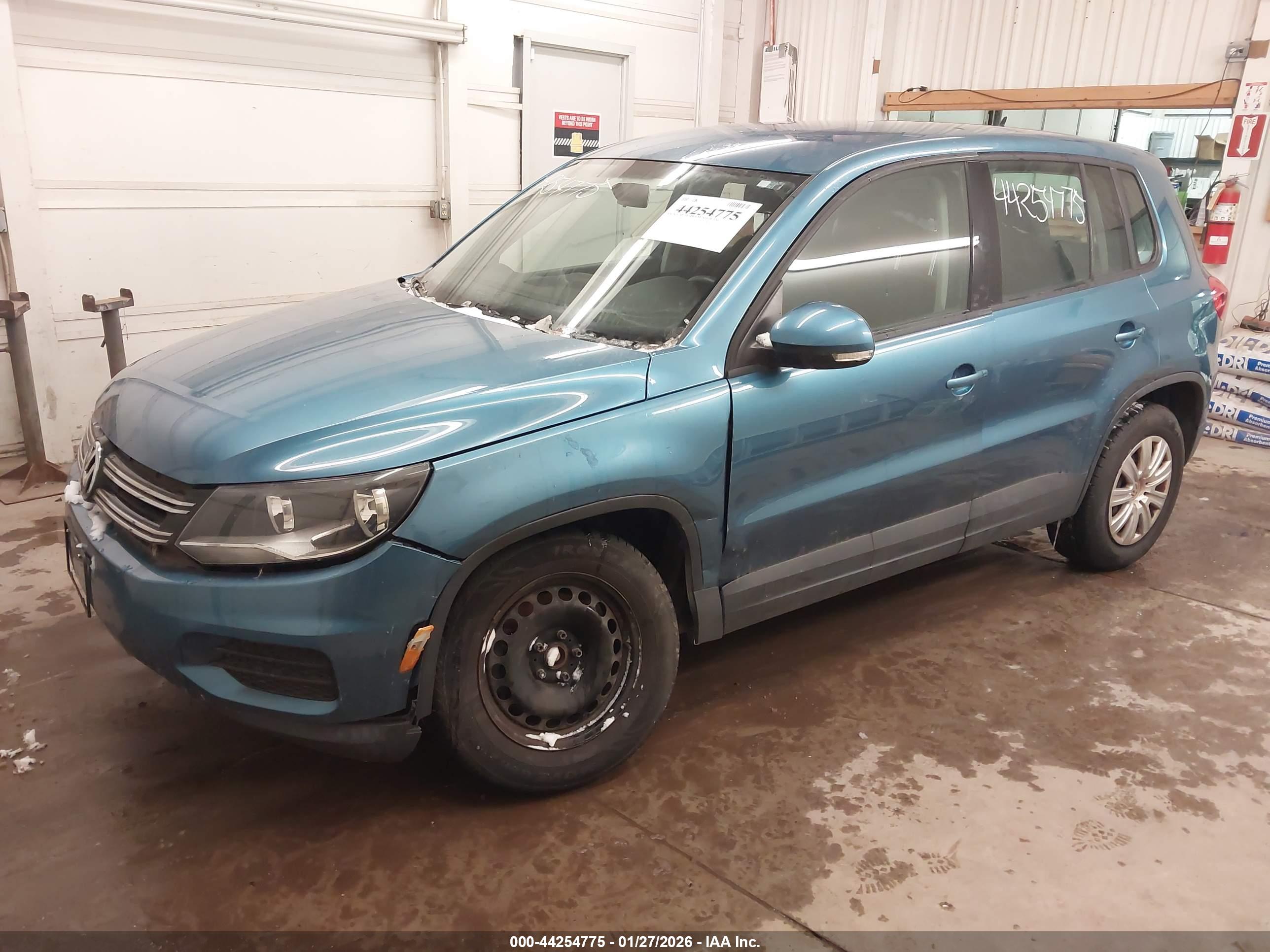 VOLKSWAGEN TIGUAN image 2