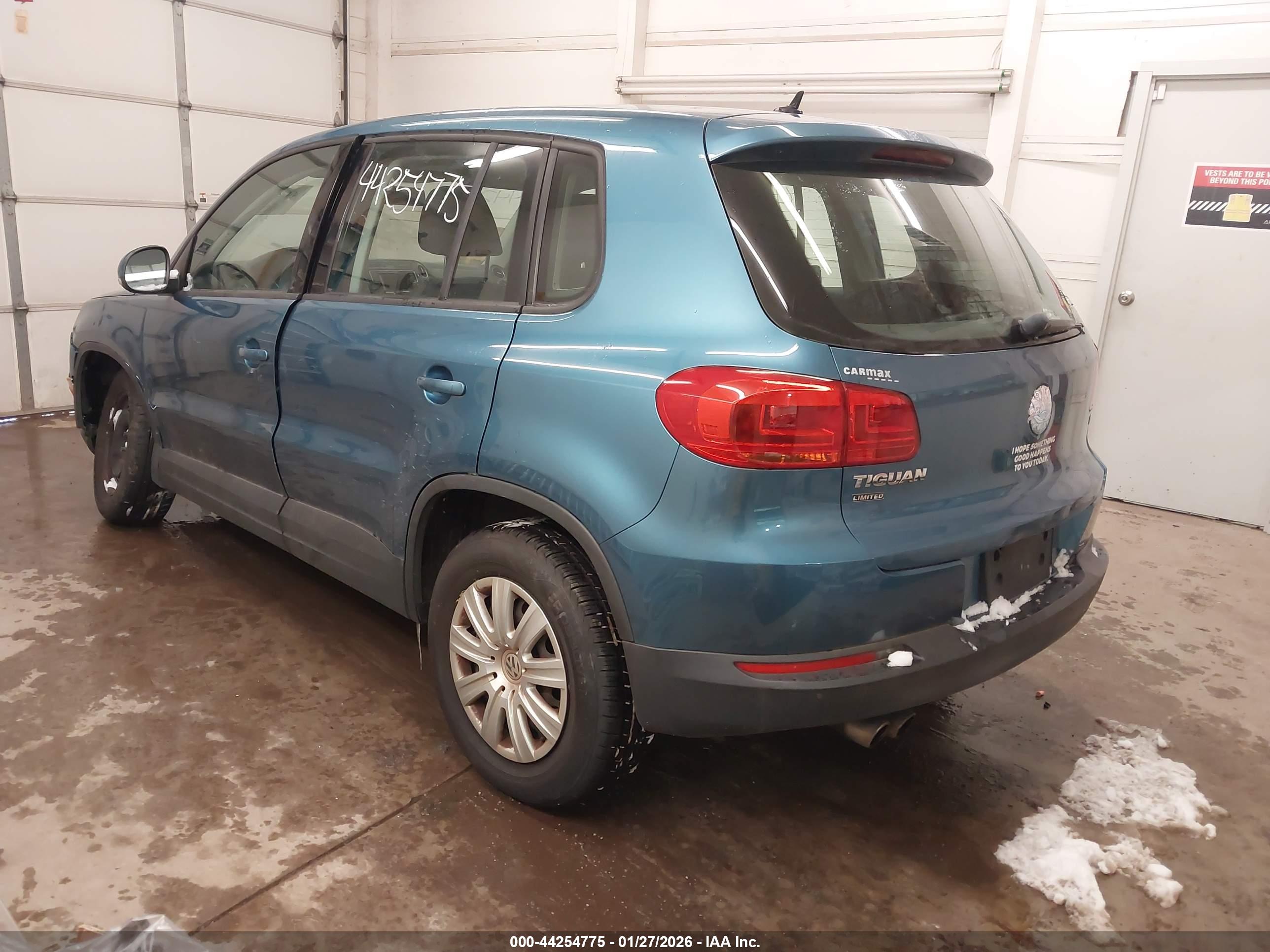 VOLKSWAGEN TIGUAN image 3