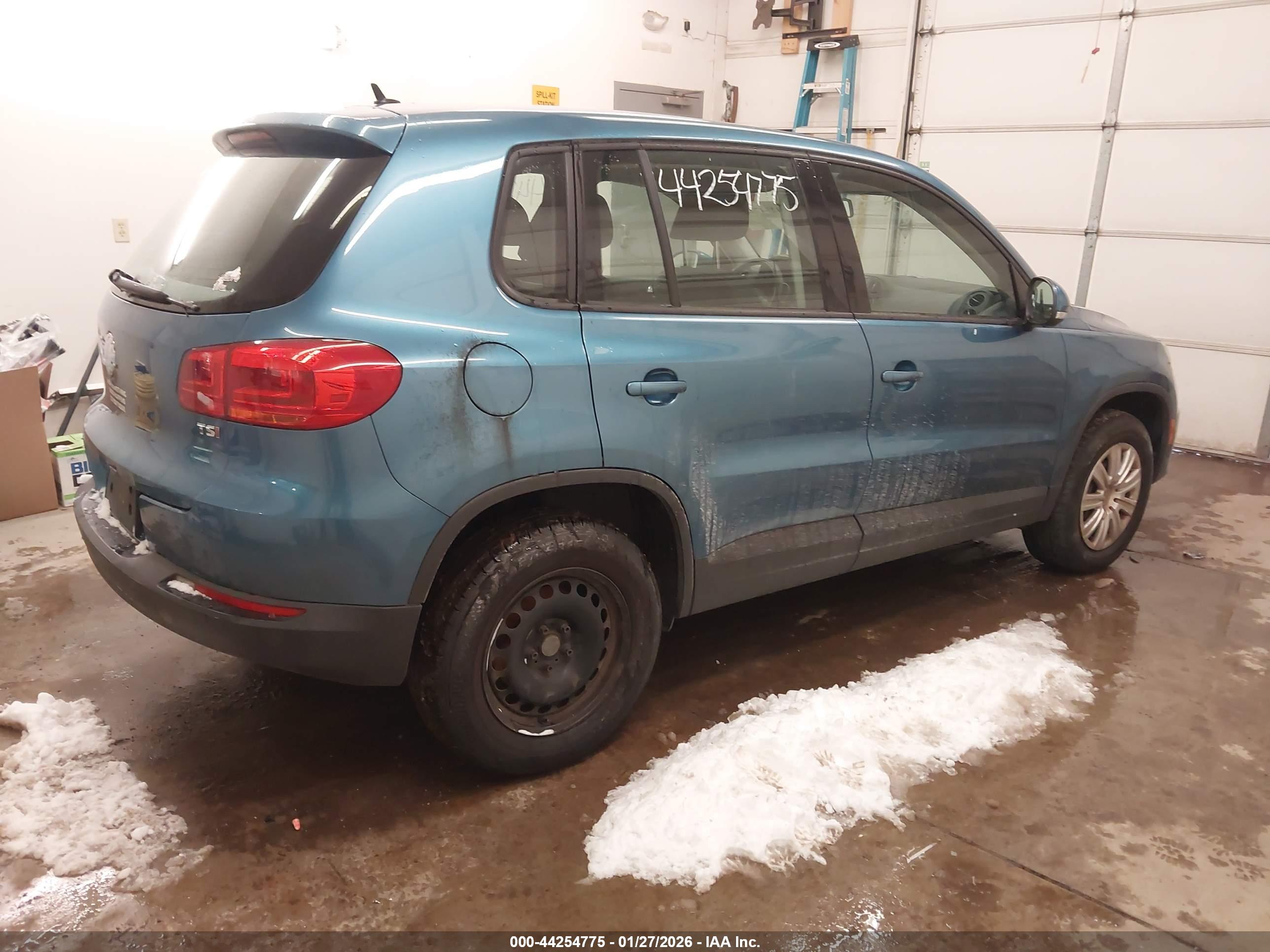 VOLKSWAGEN TIGUAN image 4