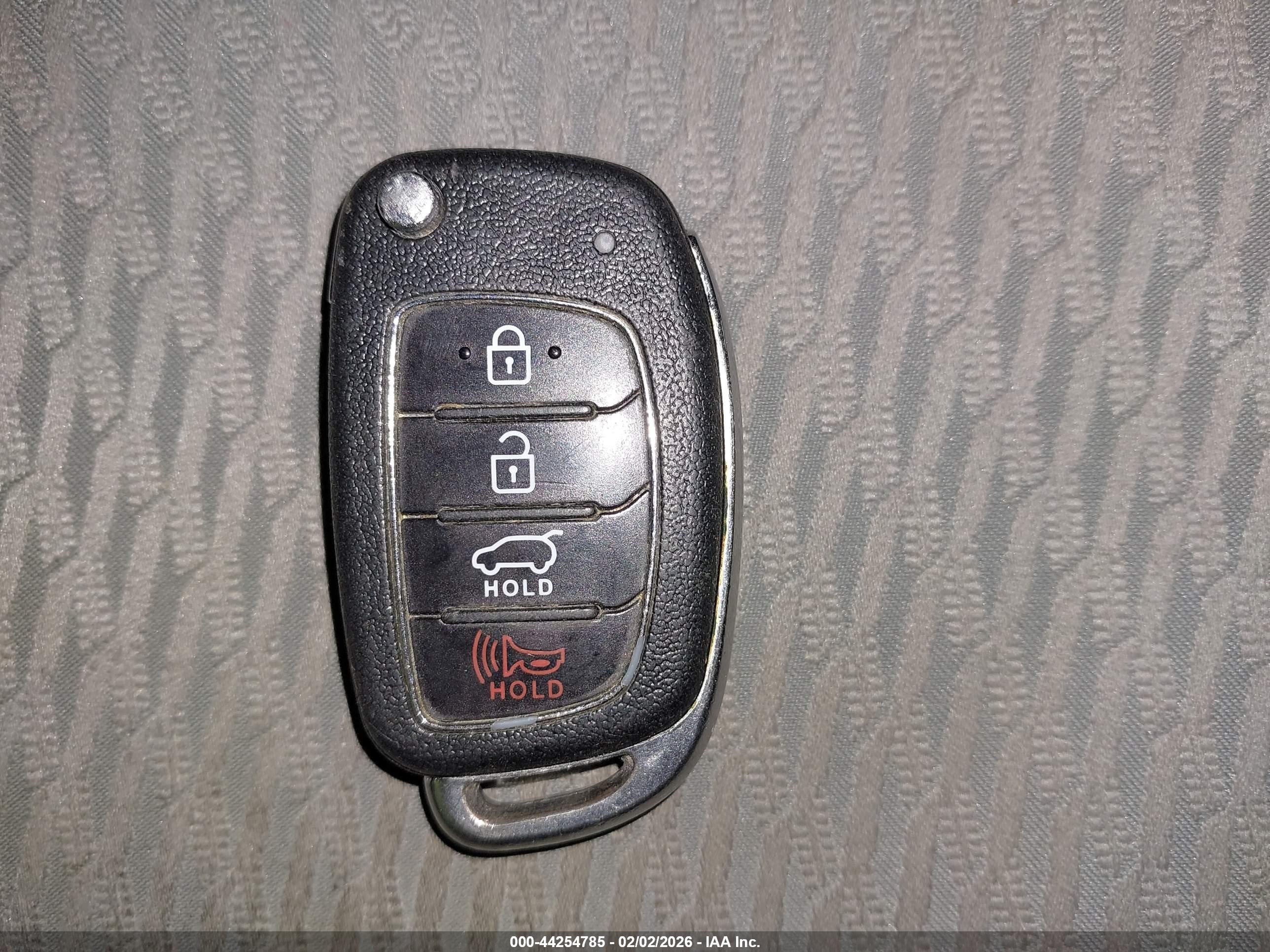 HYUNDAI SANTA image 11