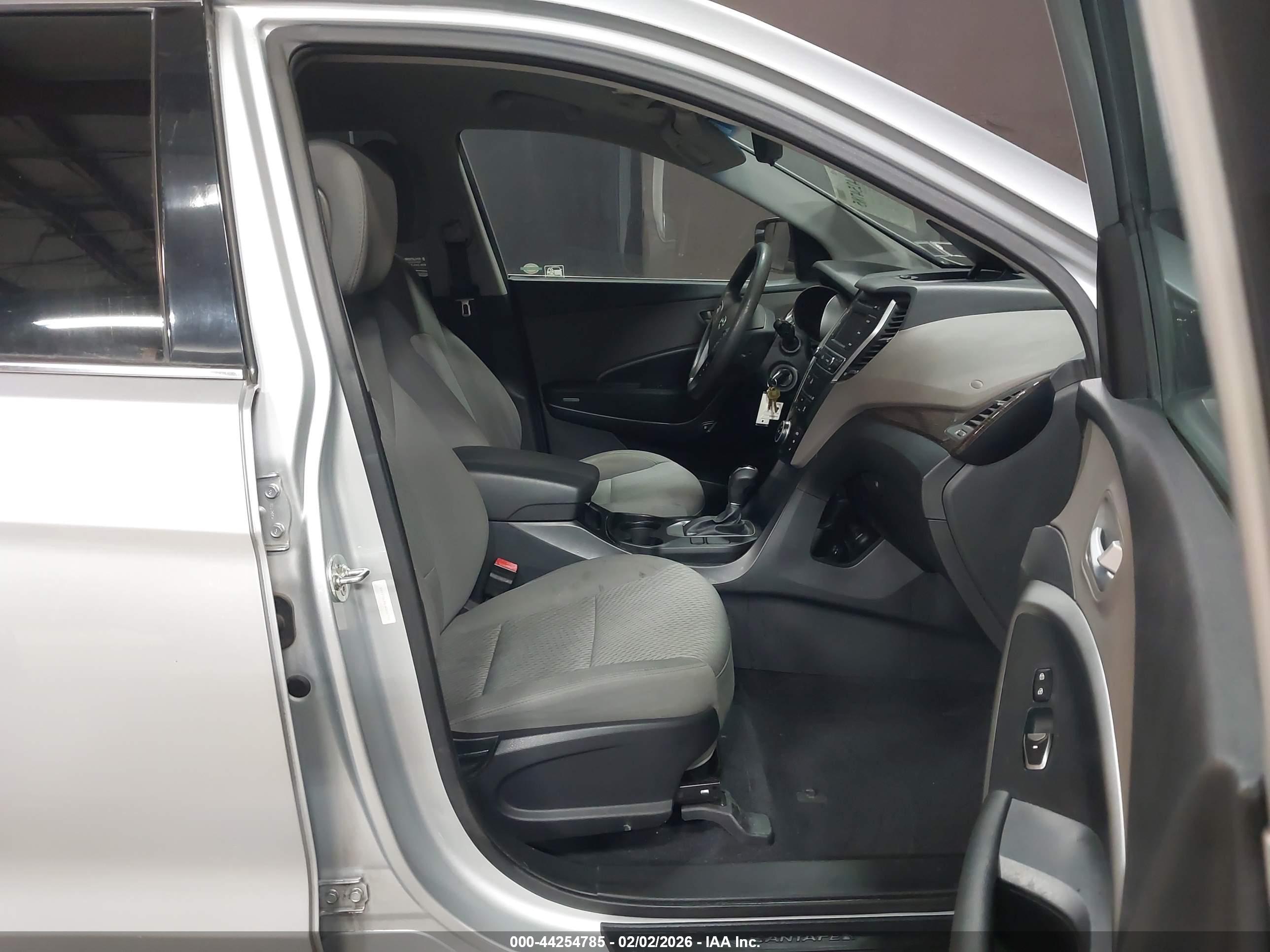 HYUNDAI SANTA image 5