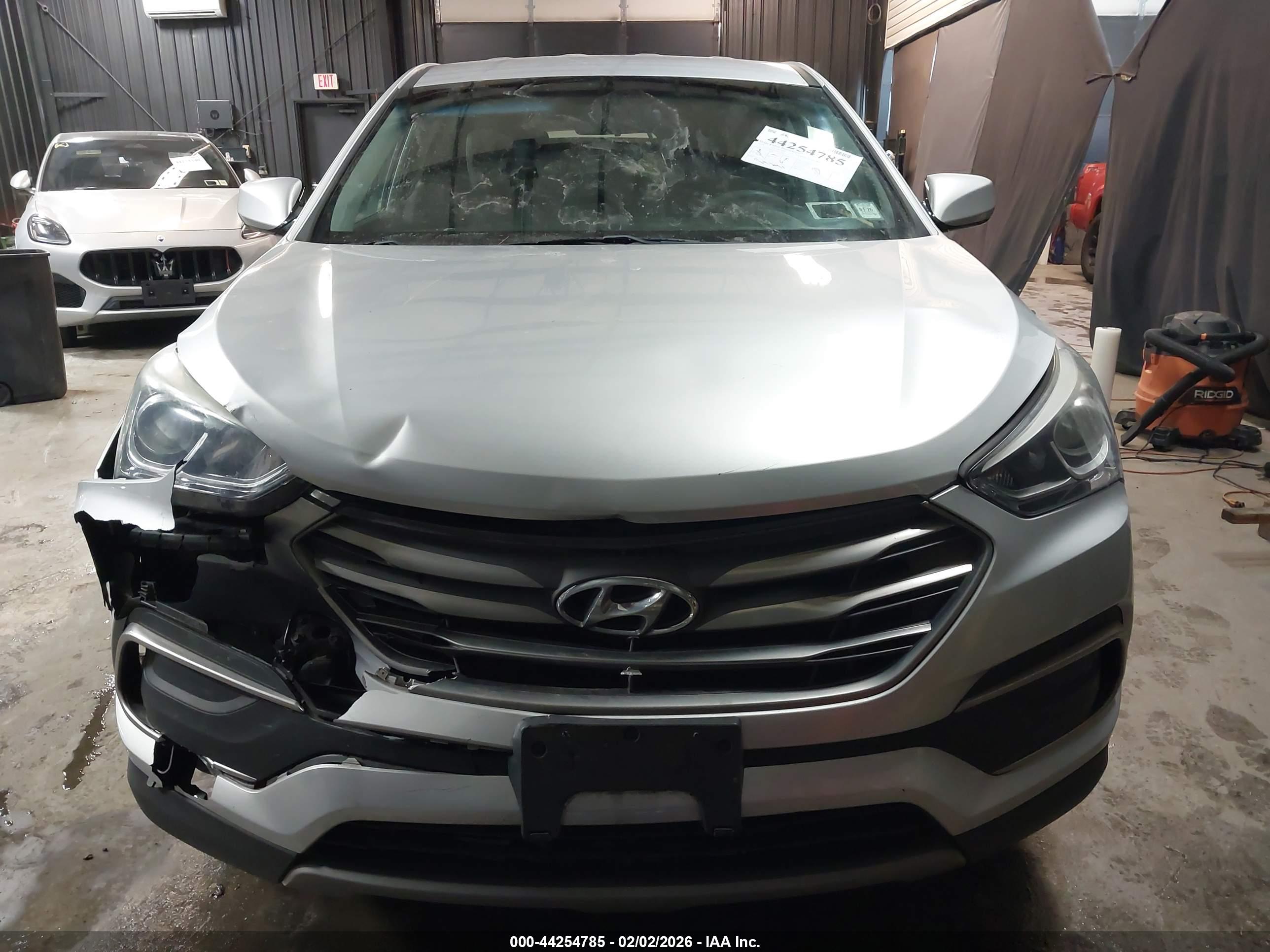HYUNDAI SANTA image 6