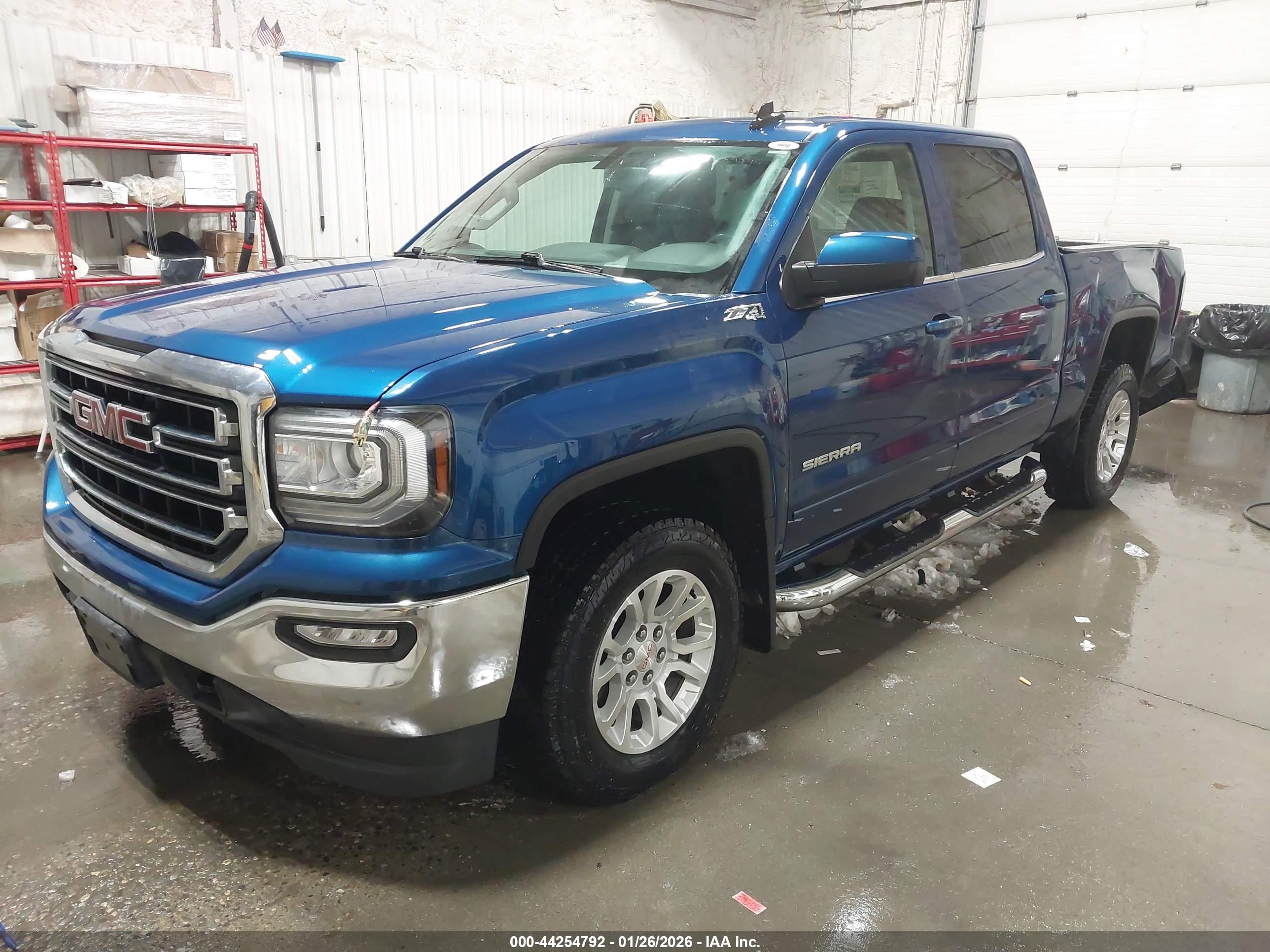GMC SIERRA image 2