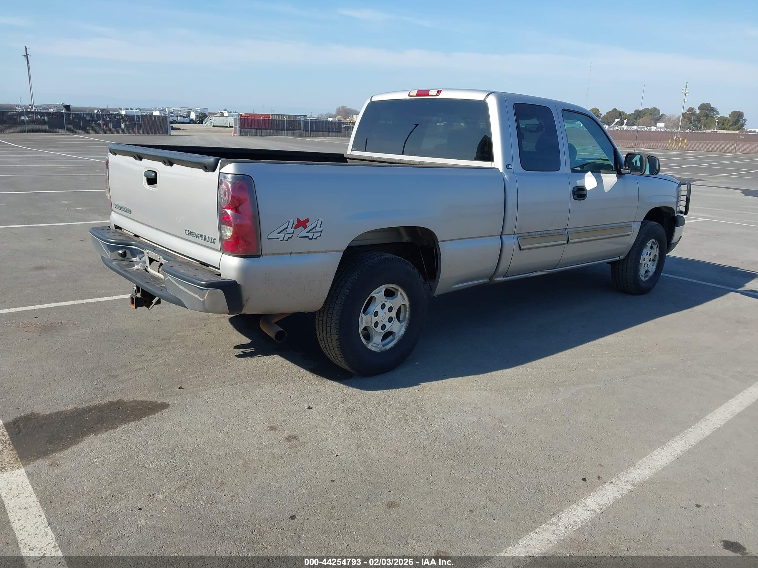 CHEVROLET SILVERADO image 4