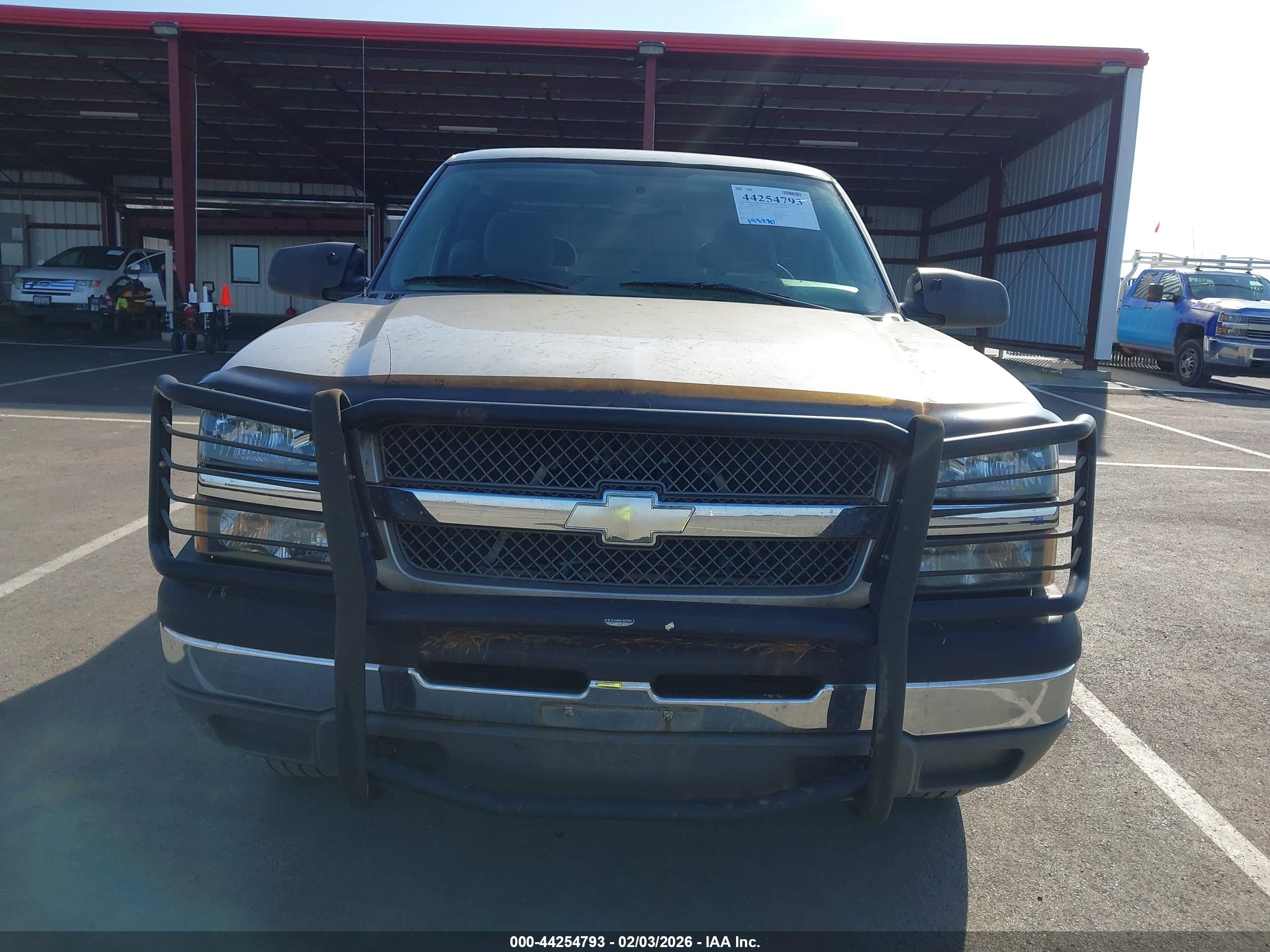 CHEVROLET SILVERADO image 6