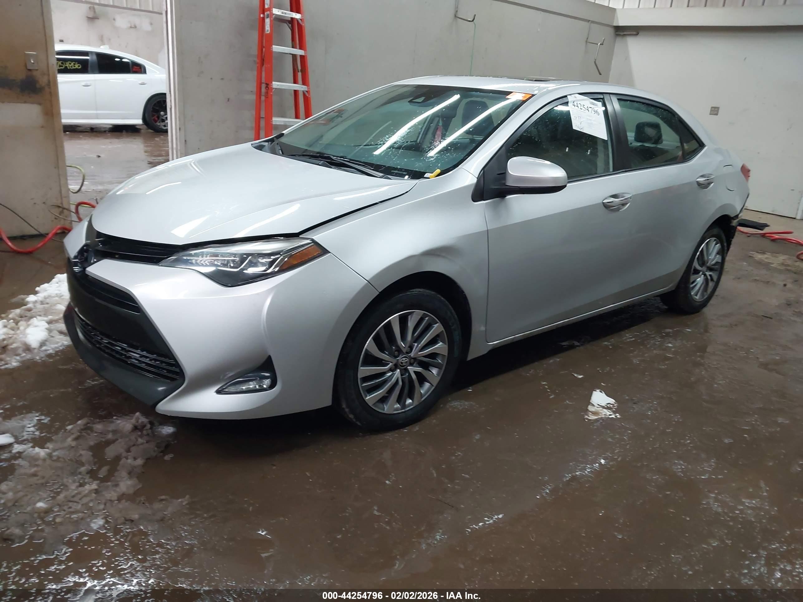TOYOTA COROLLA image 2
