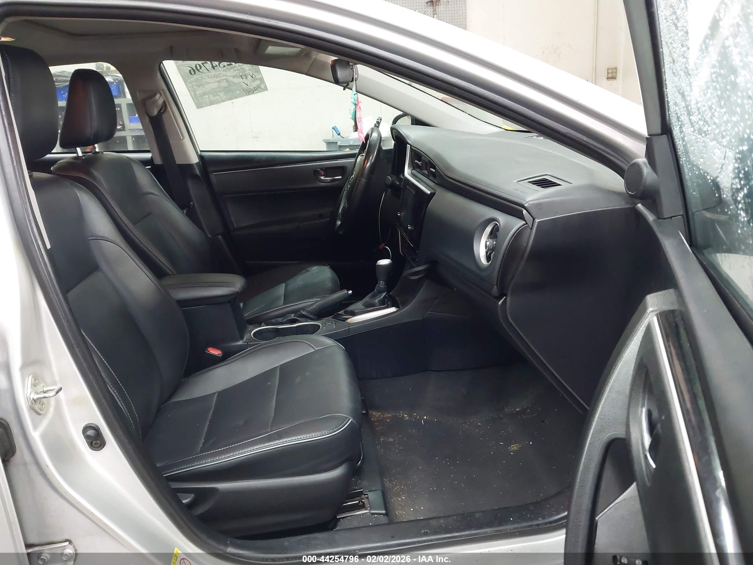 TOYOTA COROLLA image 5