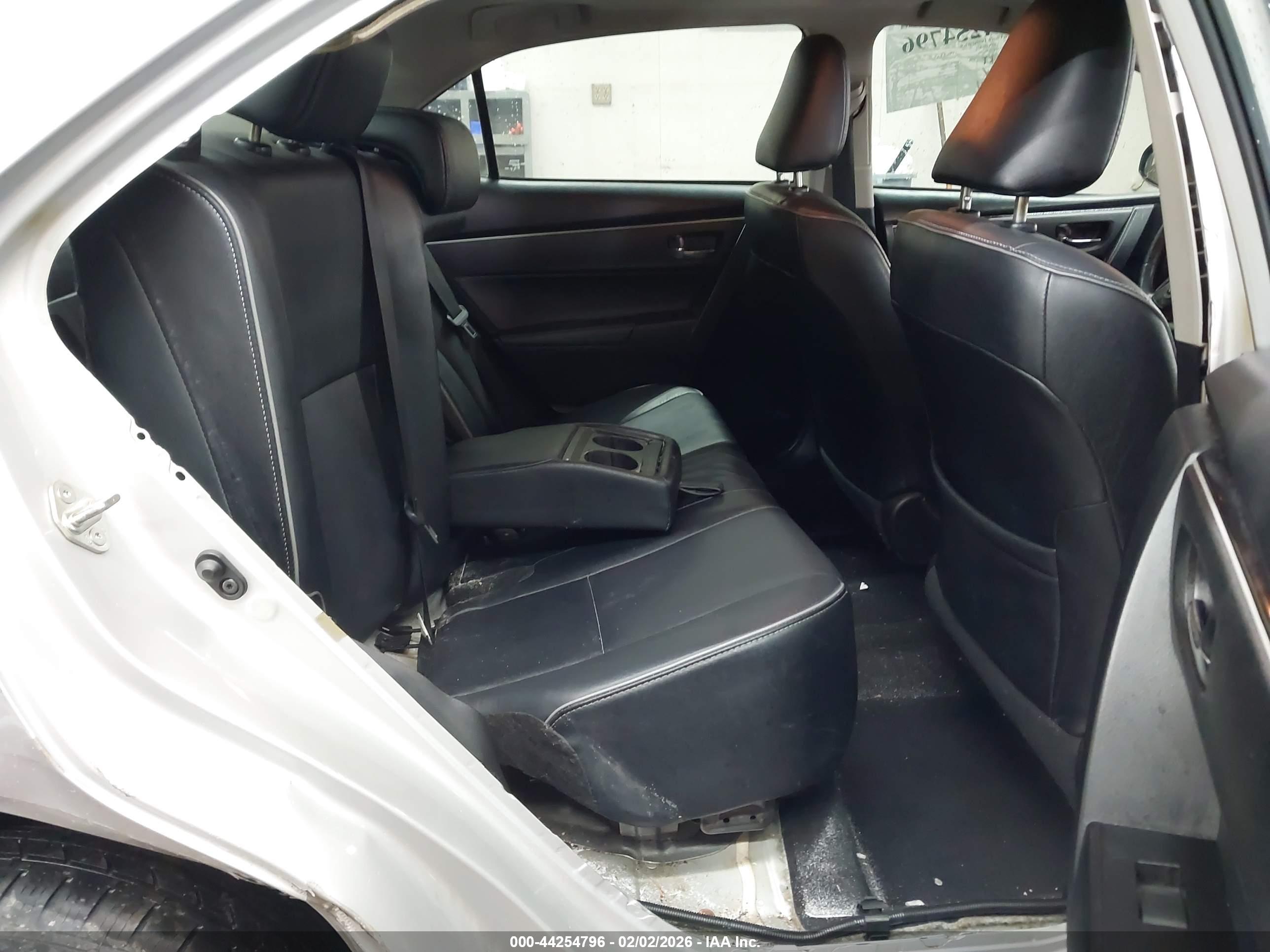 TOYOTA COROLLA image 8