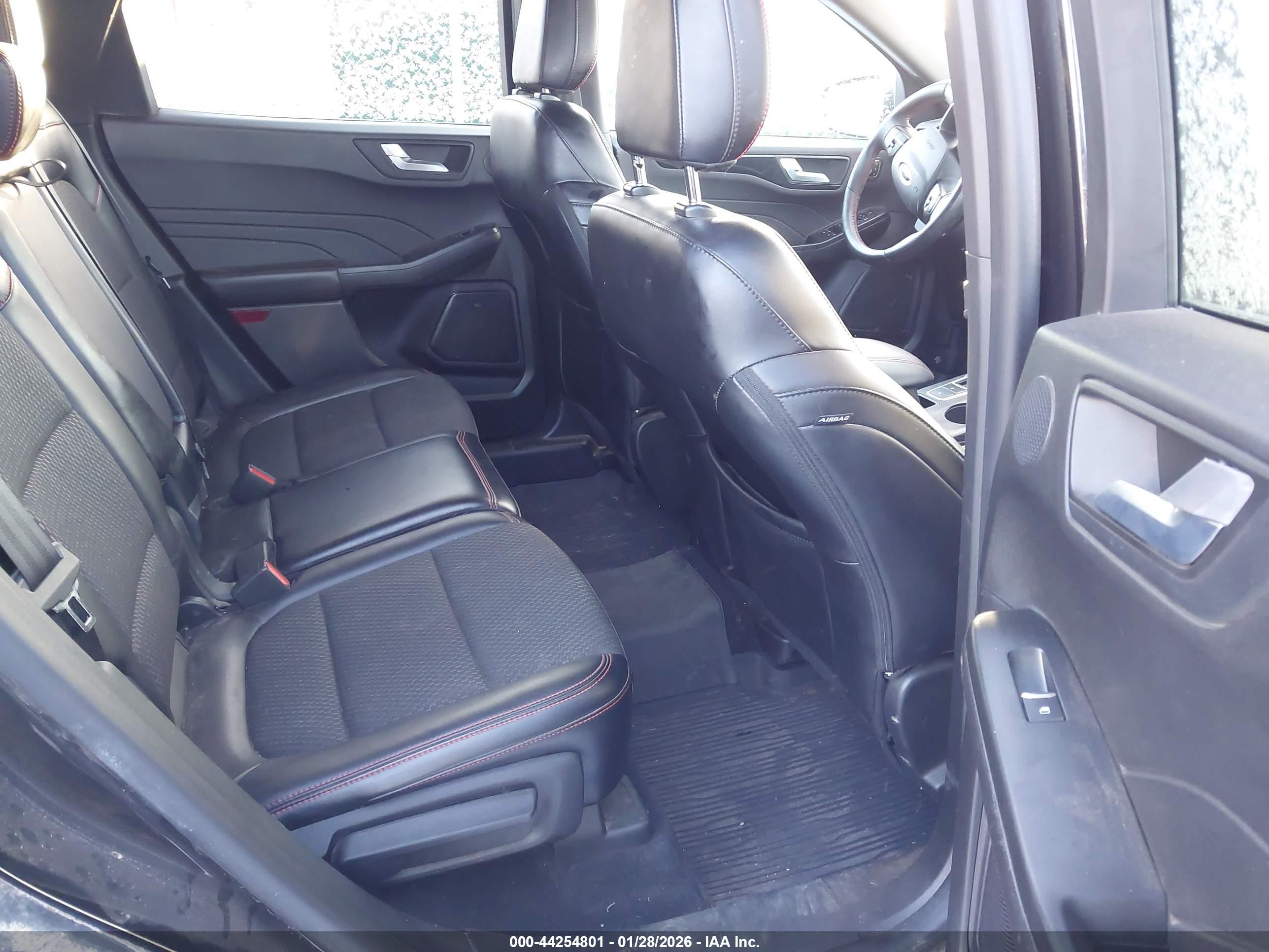 FORD ESCAPE image 8