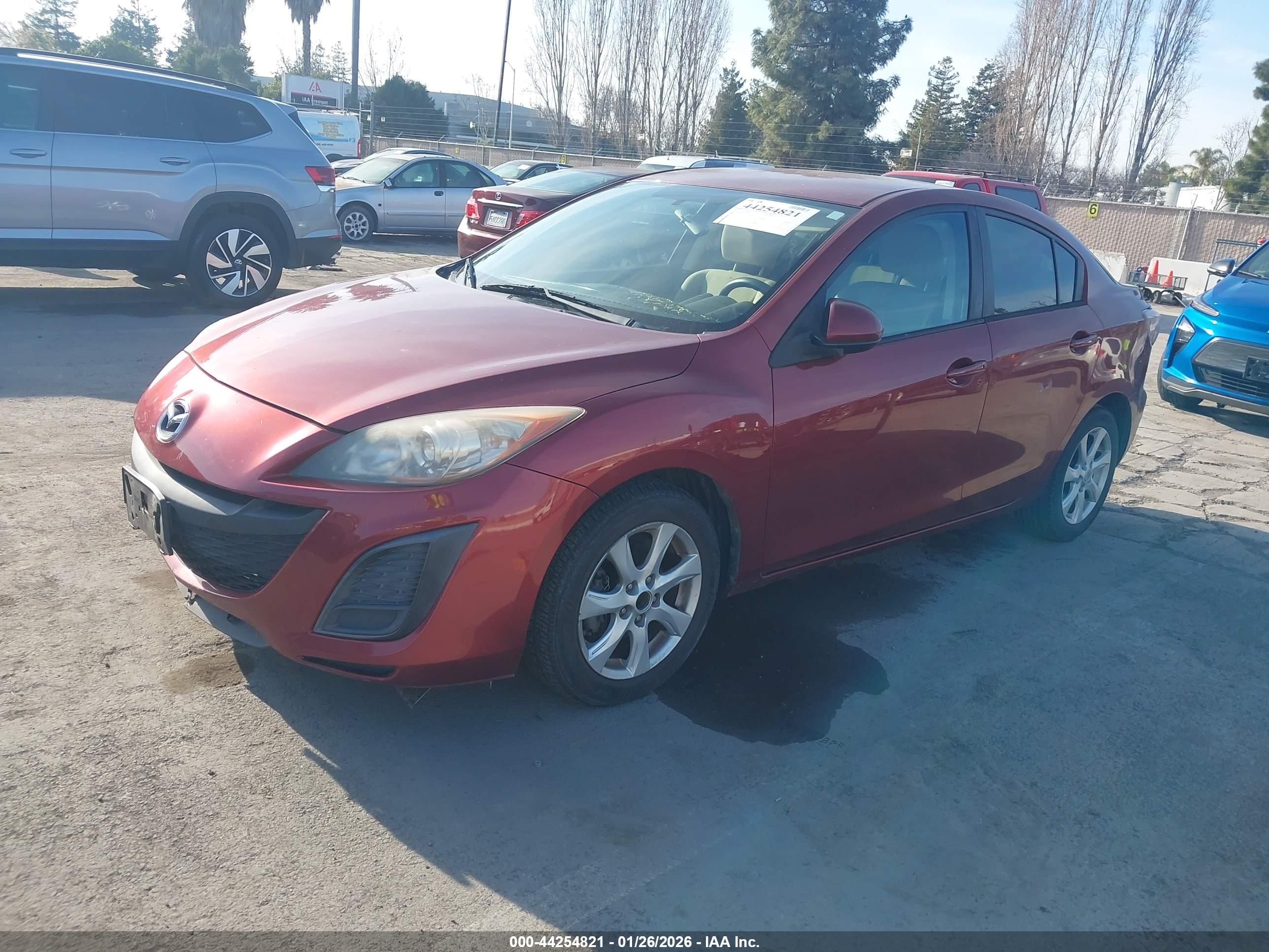 MAZDA MAZDA3 image 2