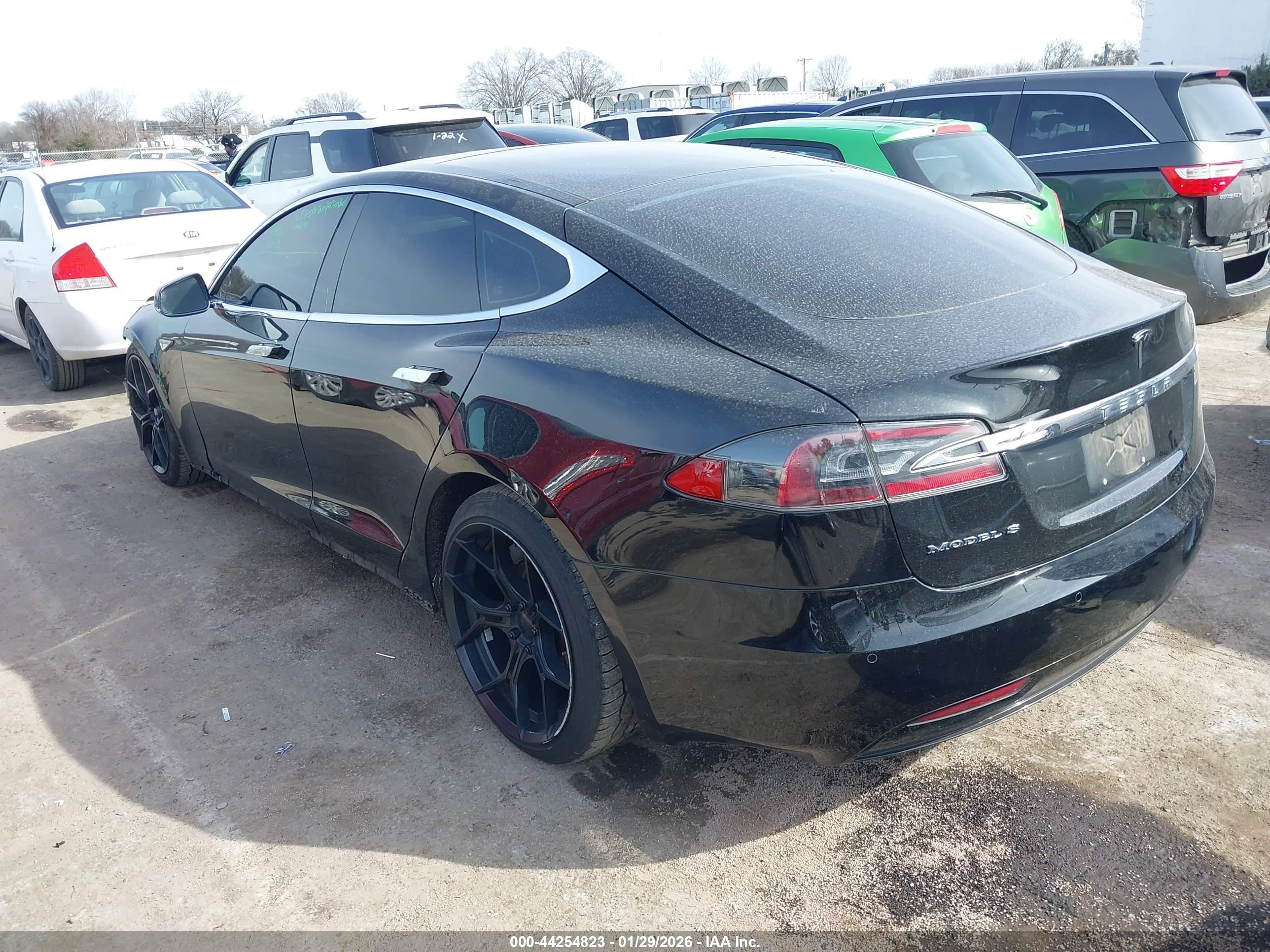 TESLA MODEL image 3