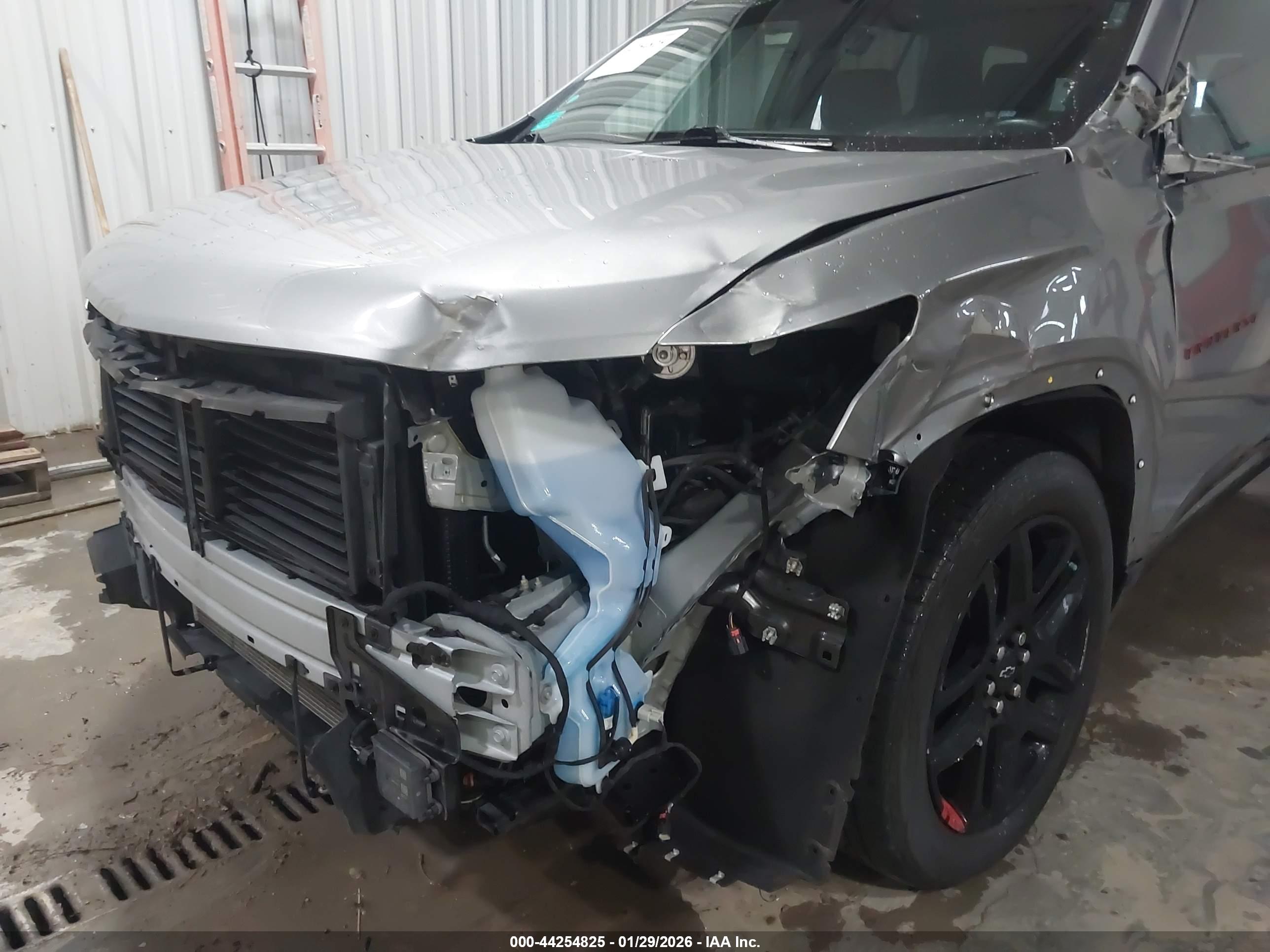 CHEVROLET TRAVERSE image 6