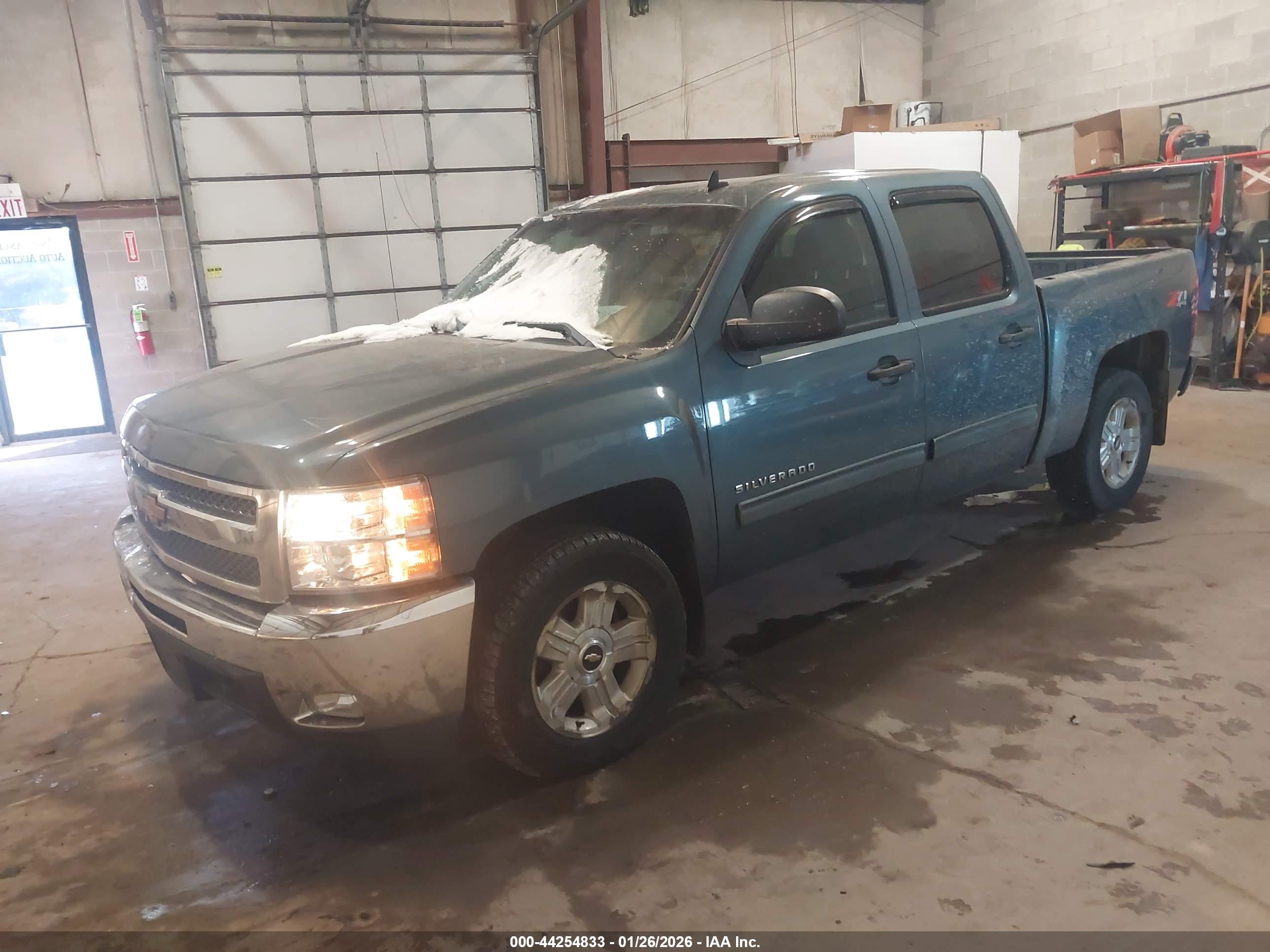 CHEVROLET SILVERADO image 2