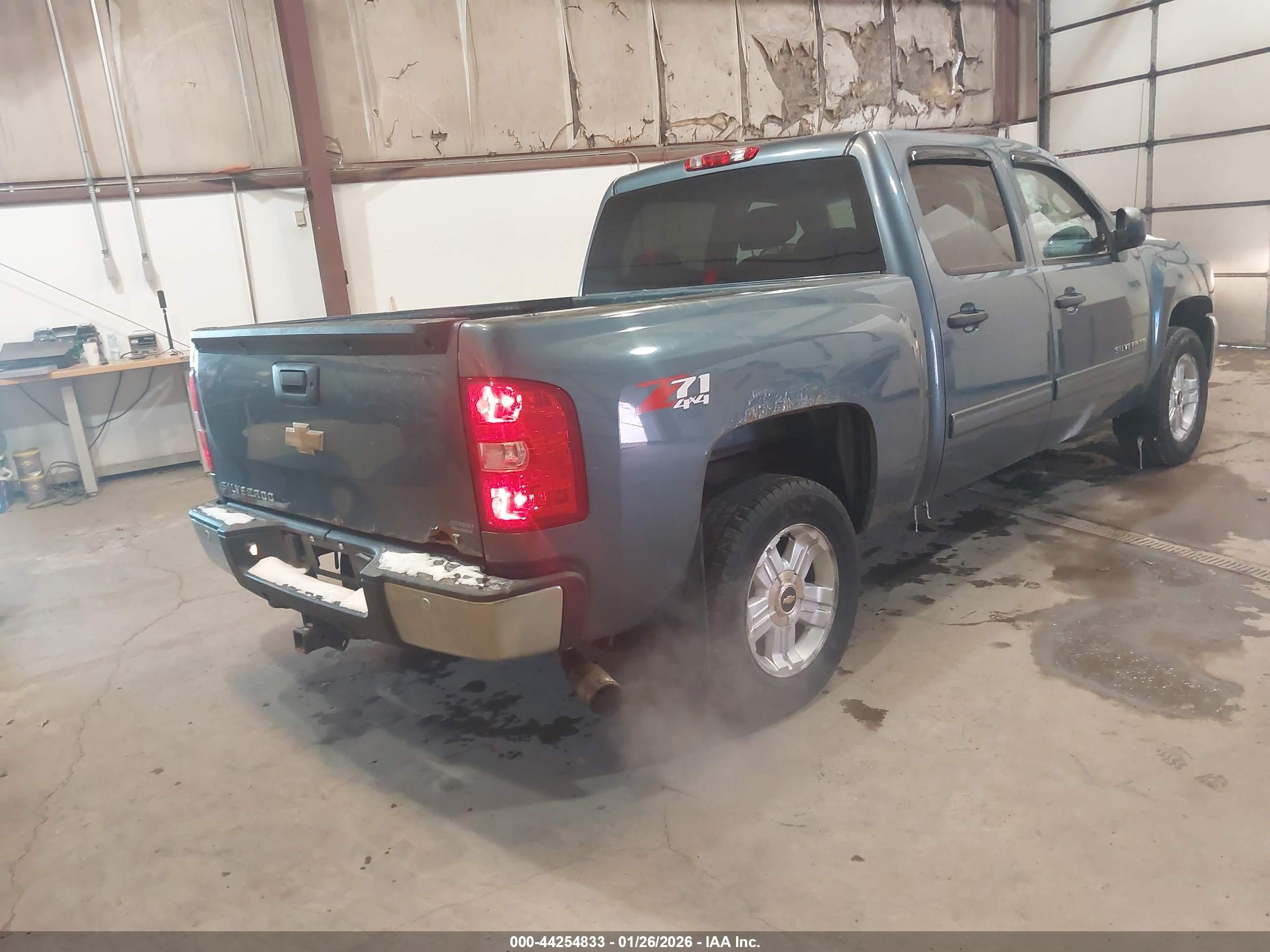 CHEVROLET SILVERADO image 4