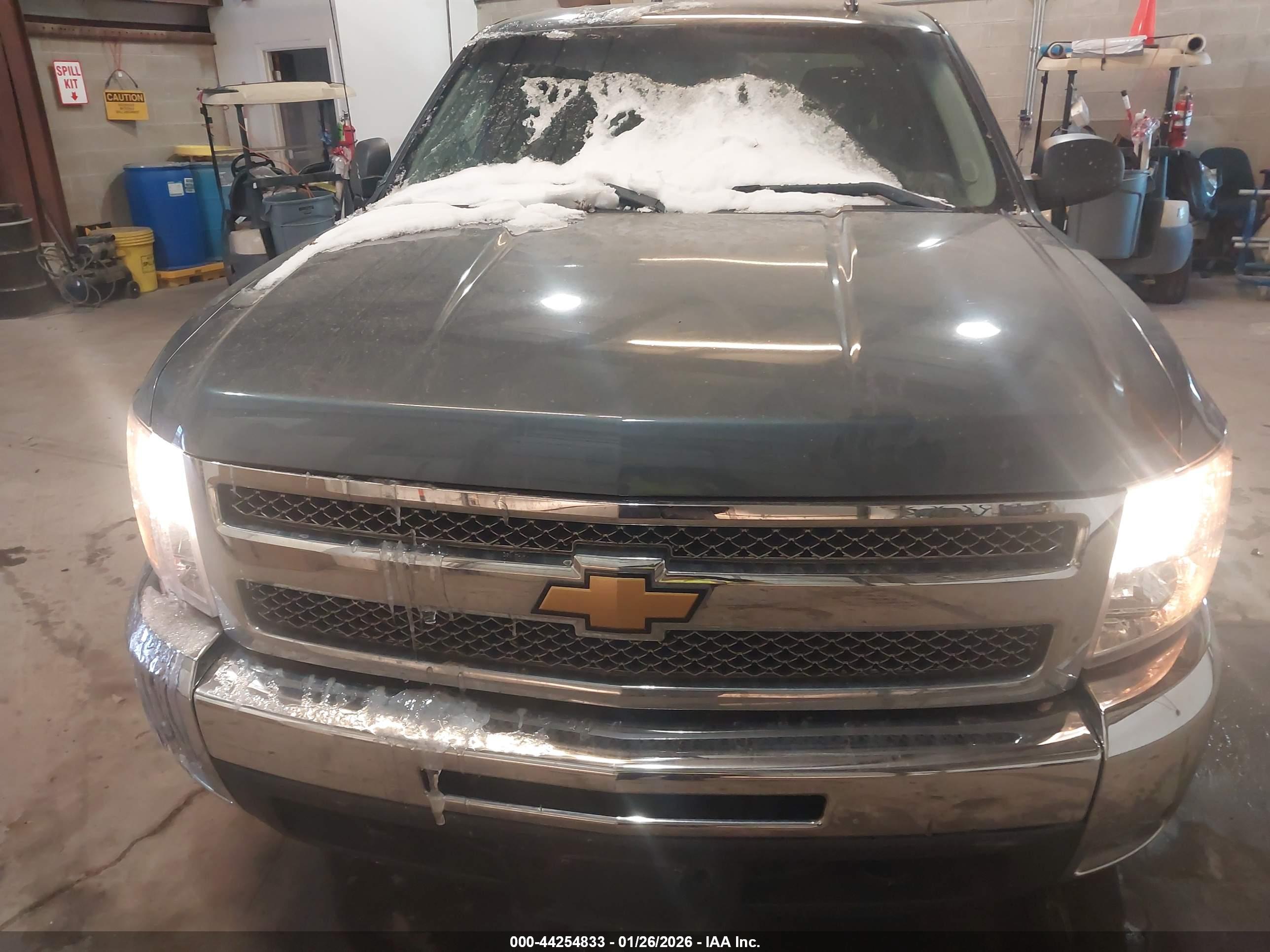 CHEVROLET SILVERADO image 6
