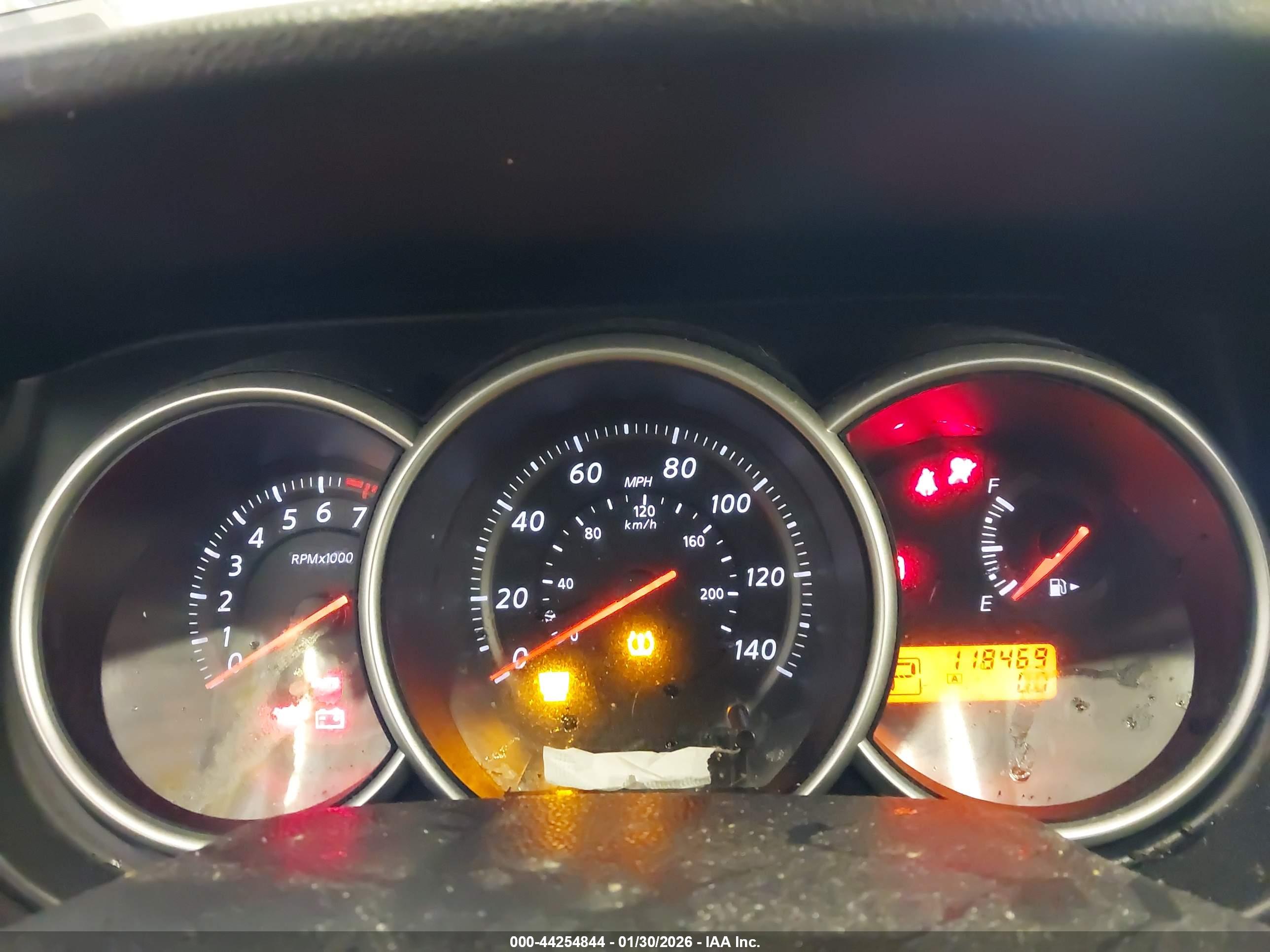 NISSAN VERSA image 7