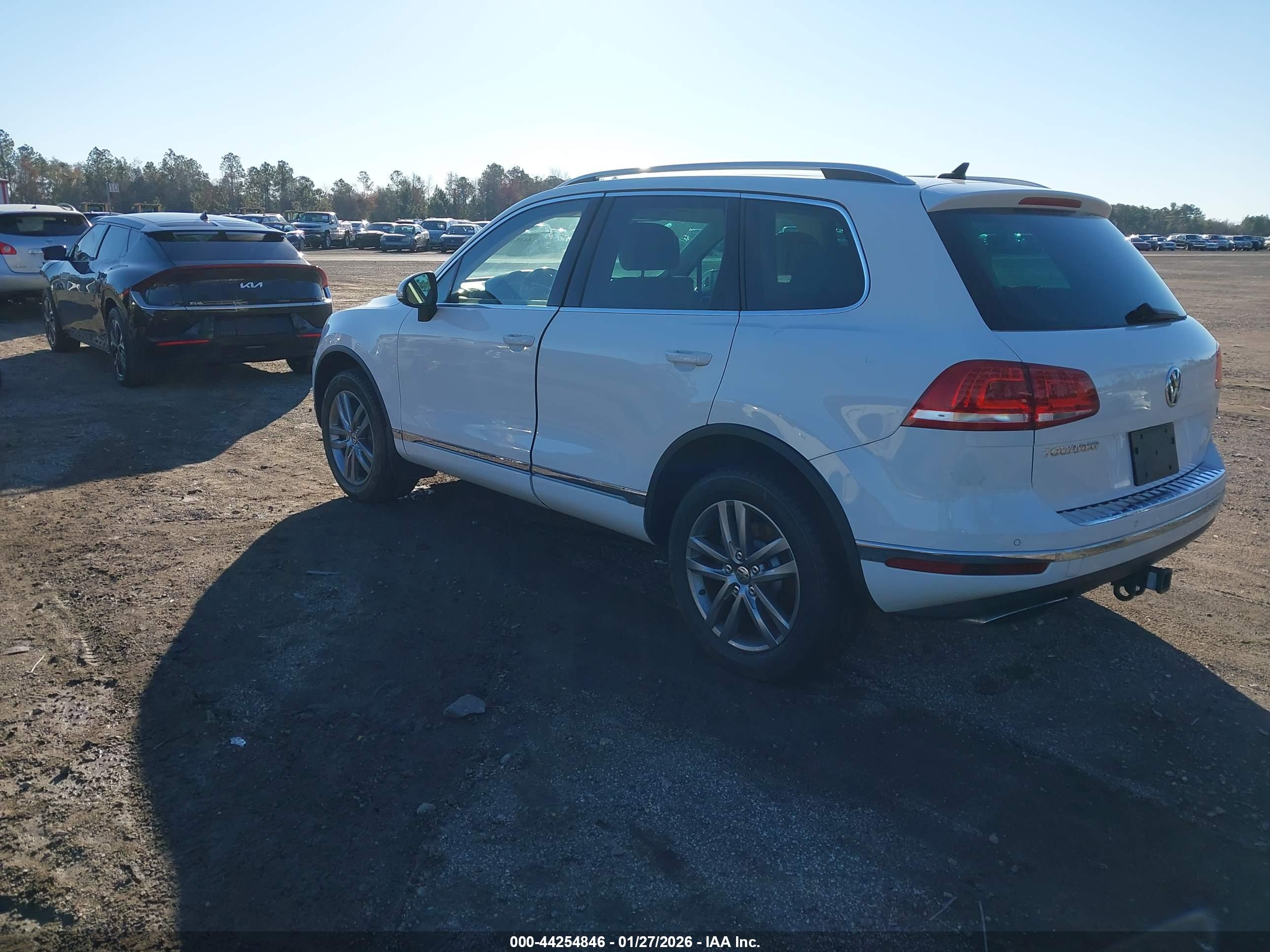 VOLKSWAGEN TOUAREG image 3