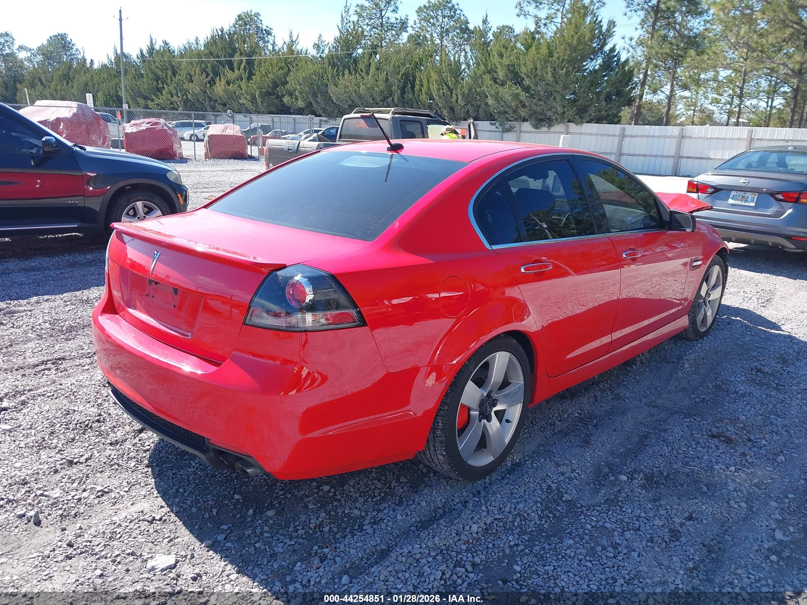 PONTIAC G8 image 4
