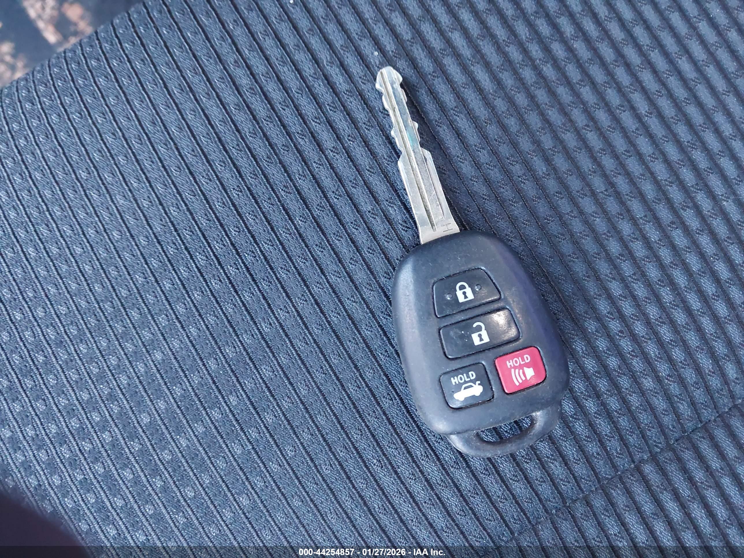 TOYOTA CAMRY image 11