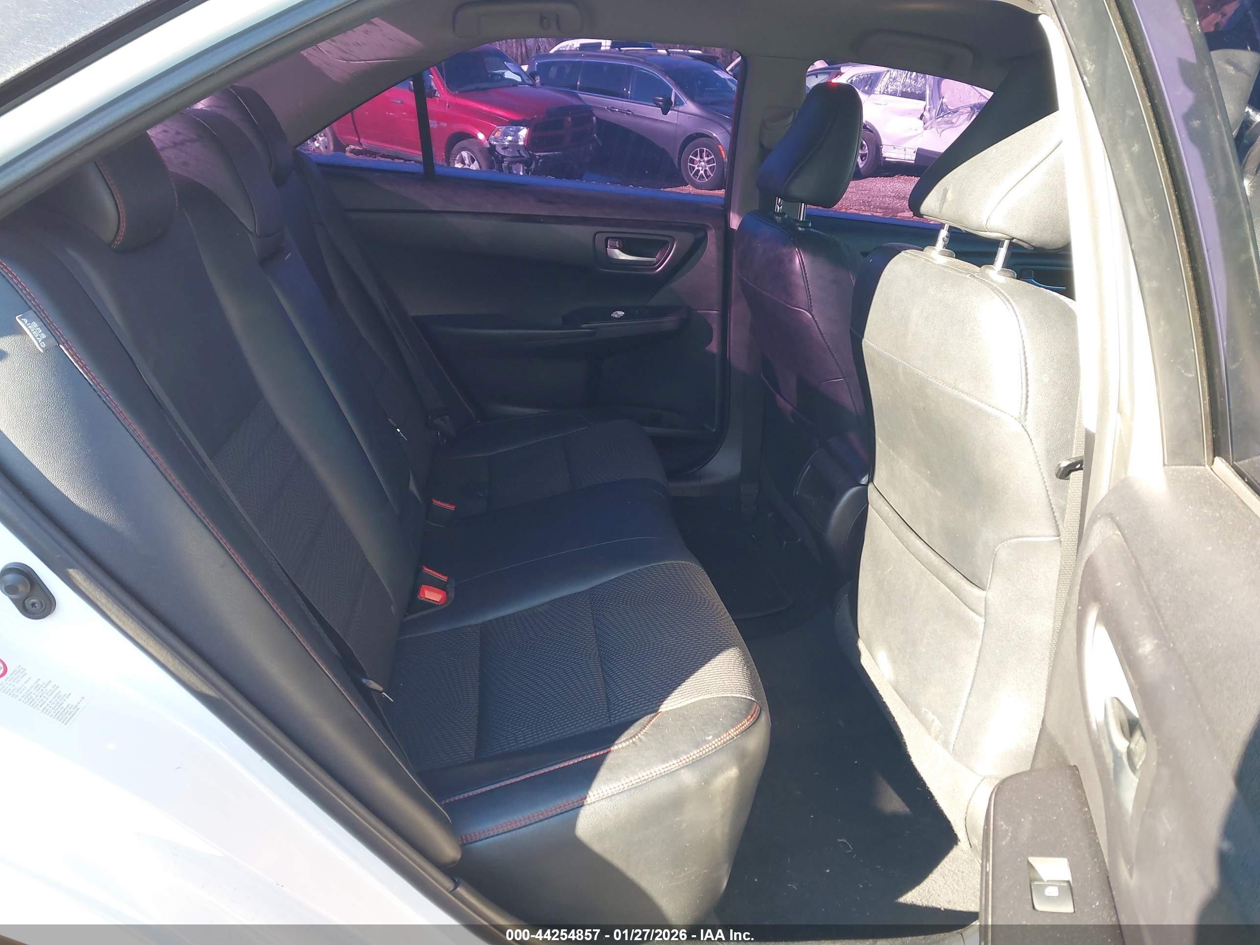 TOYOTA CAMRY image 8