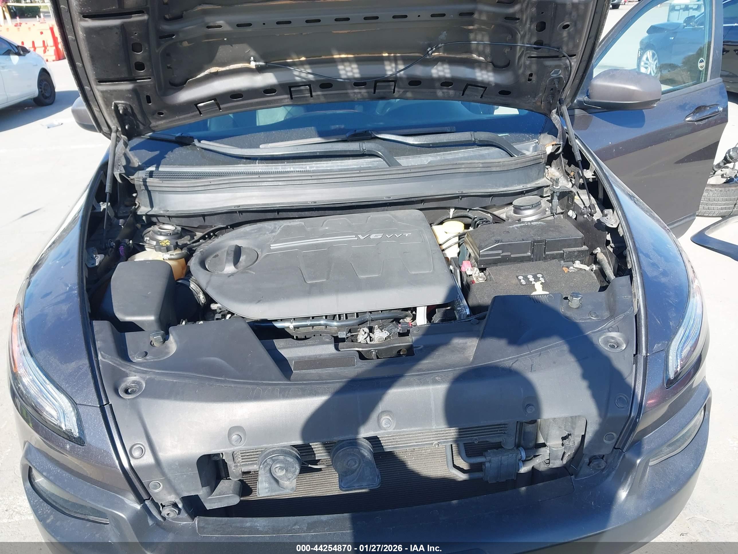 JEEP CHEROKEE image 10