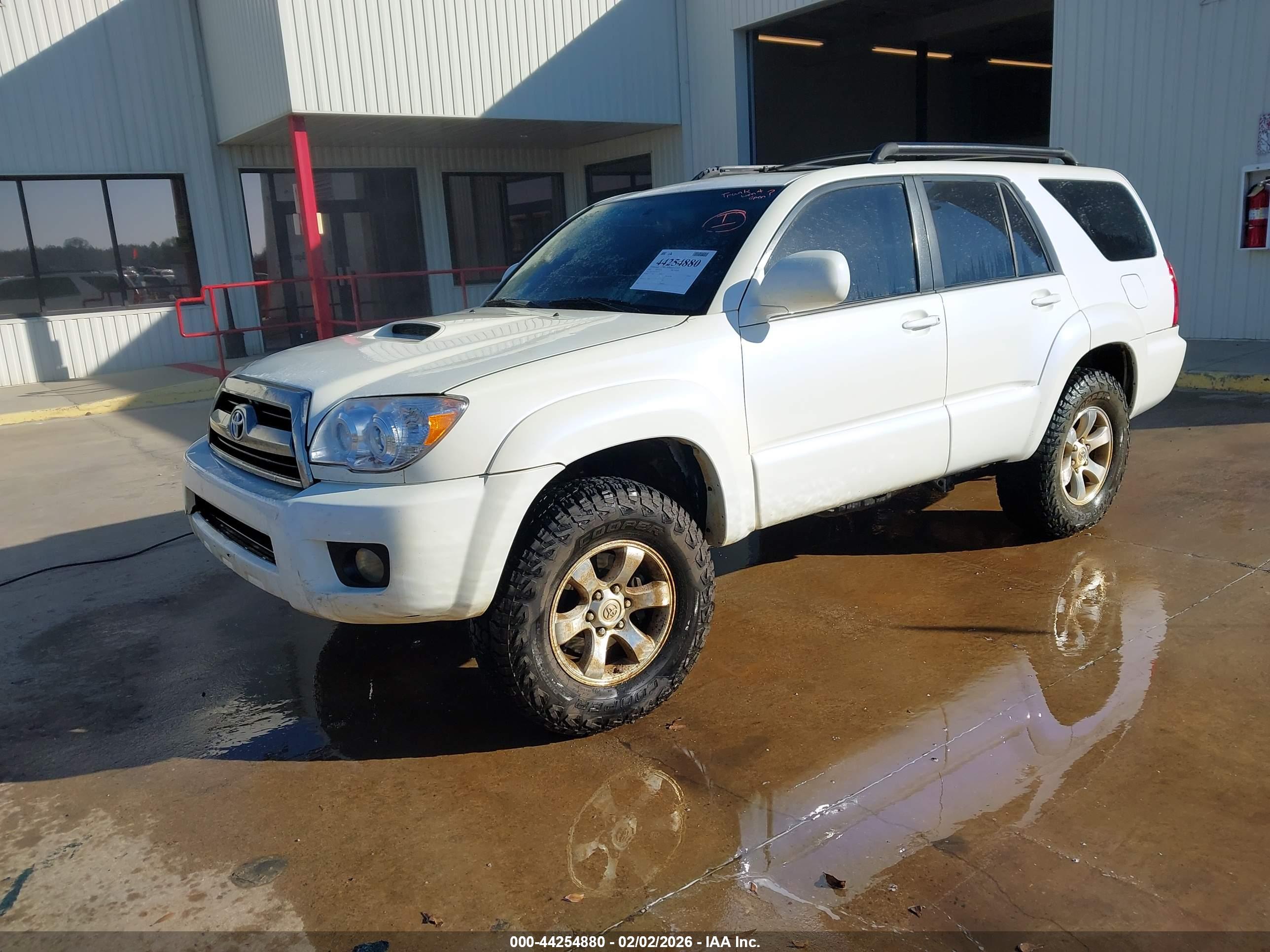 TOYOTA 4RUNNER image 2