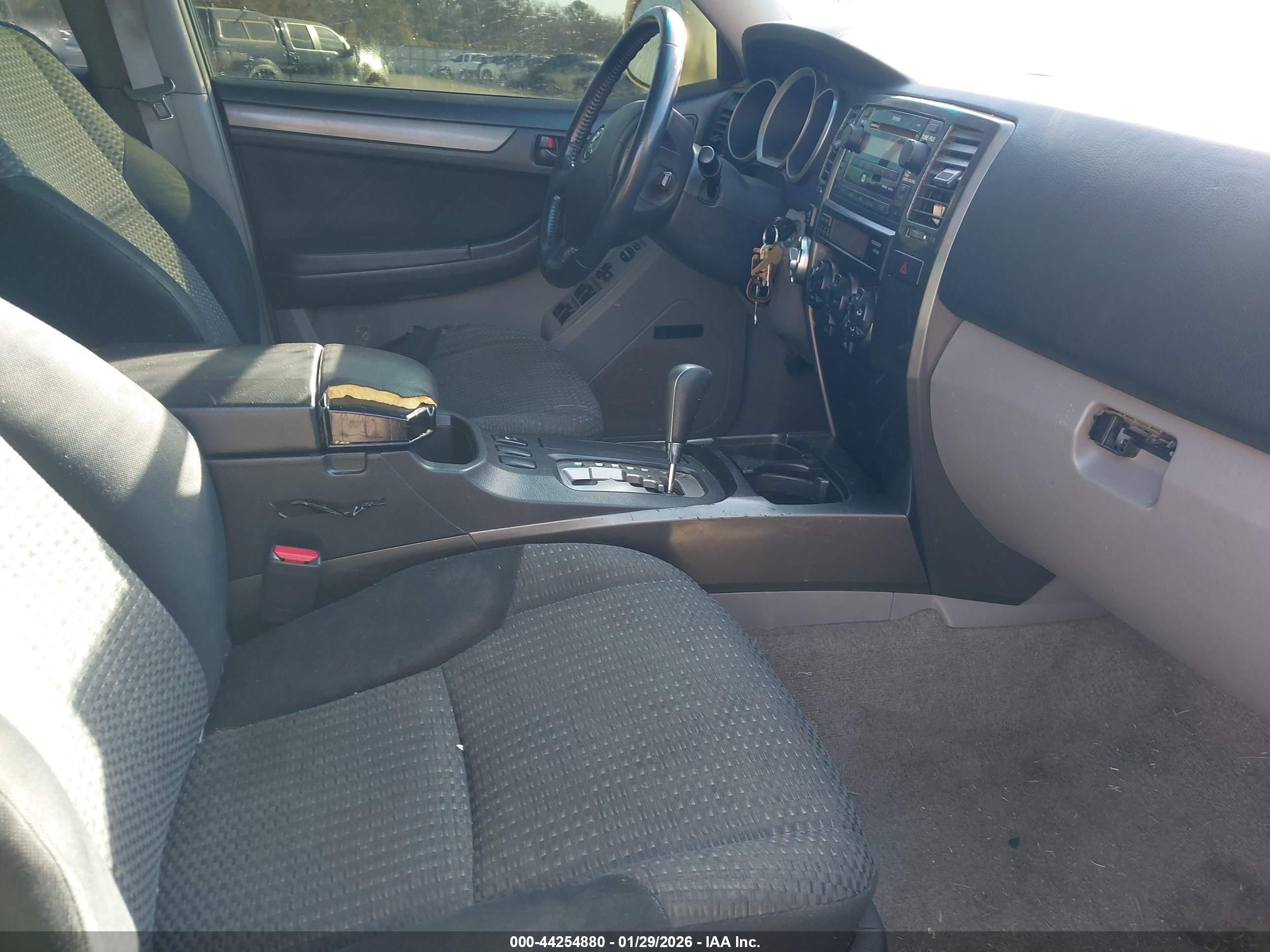TOYOTA 4RUNNER image 5