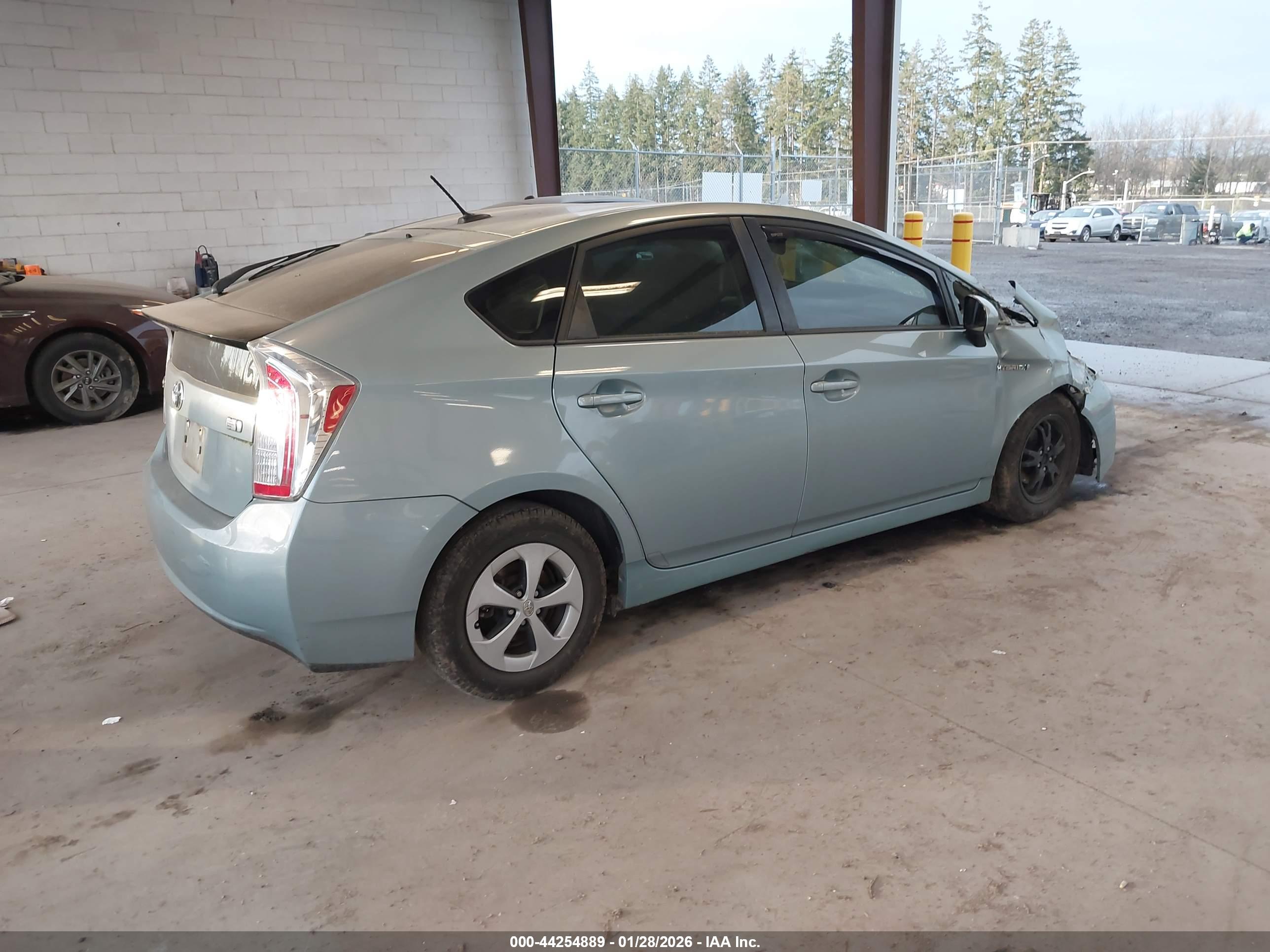 TOYOTA PRIUS image 4