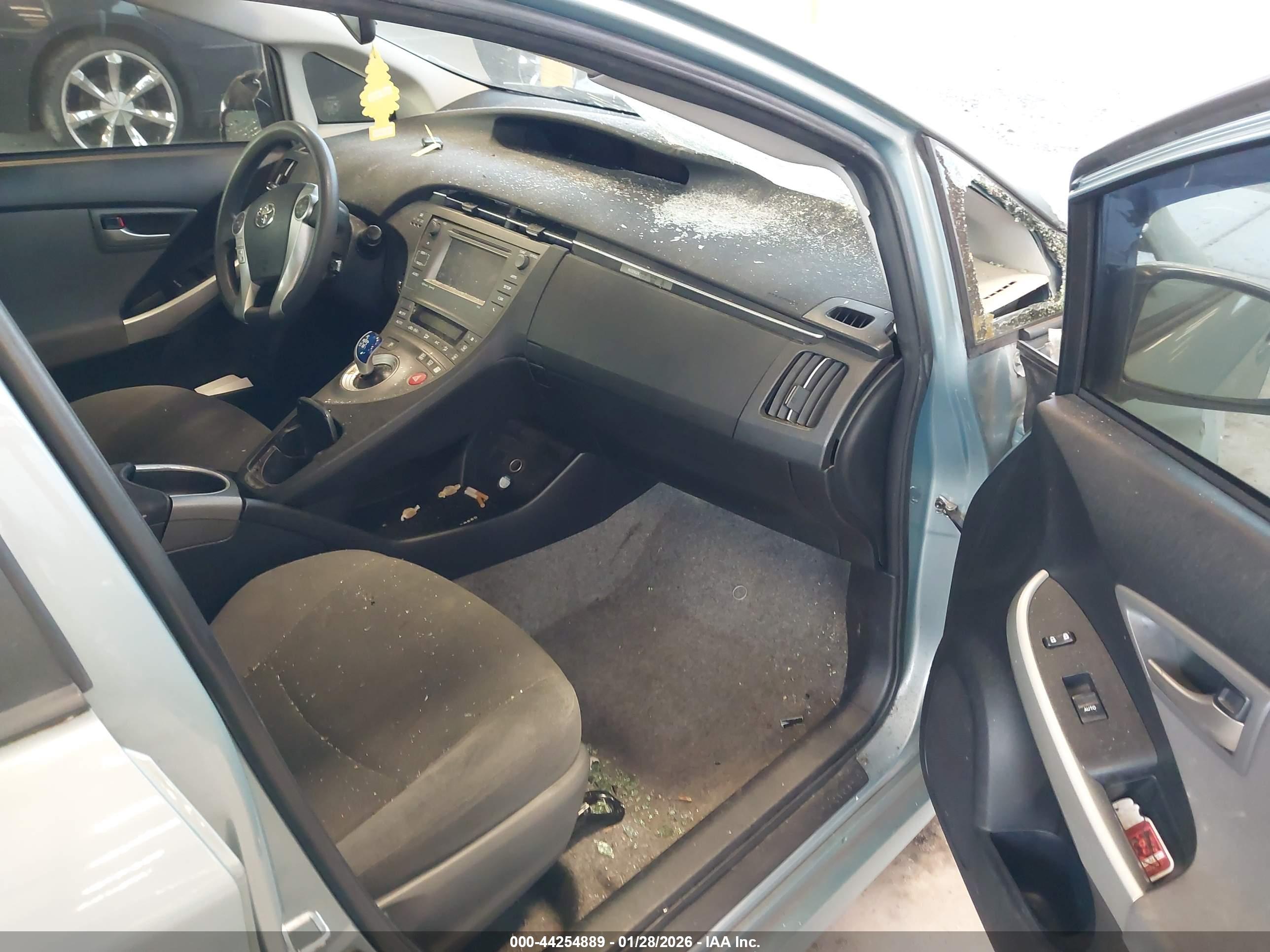 TOYOTA PRIUS image 5