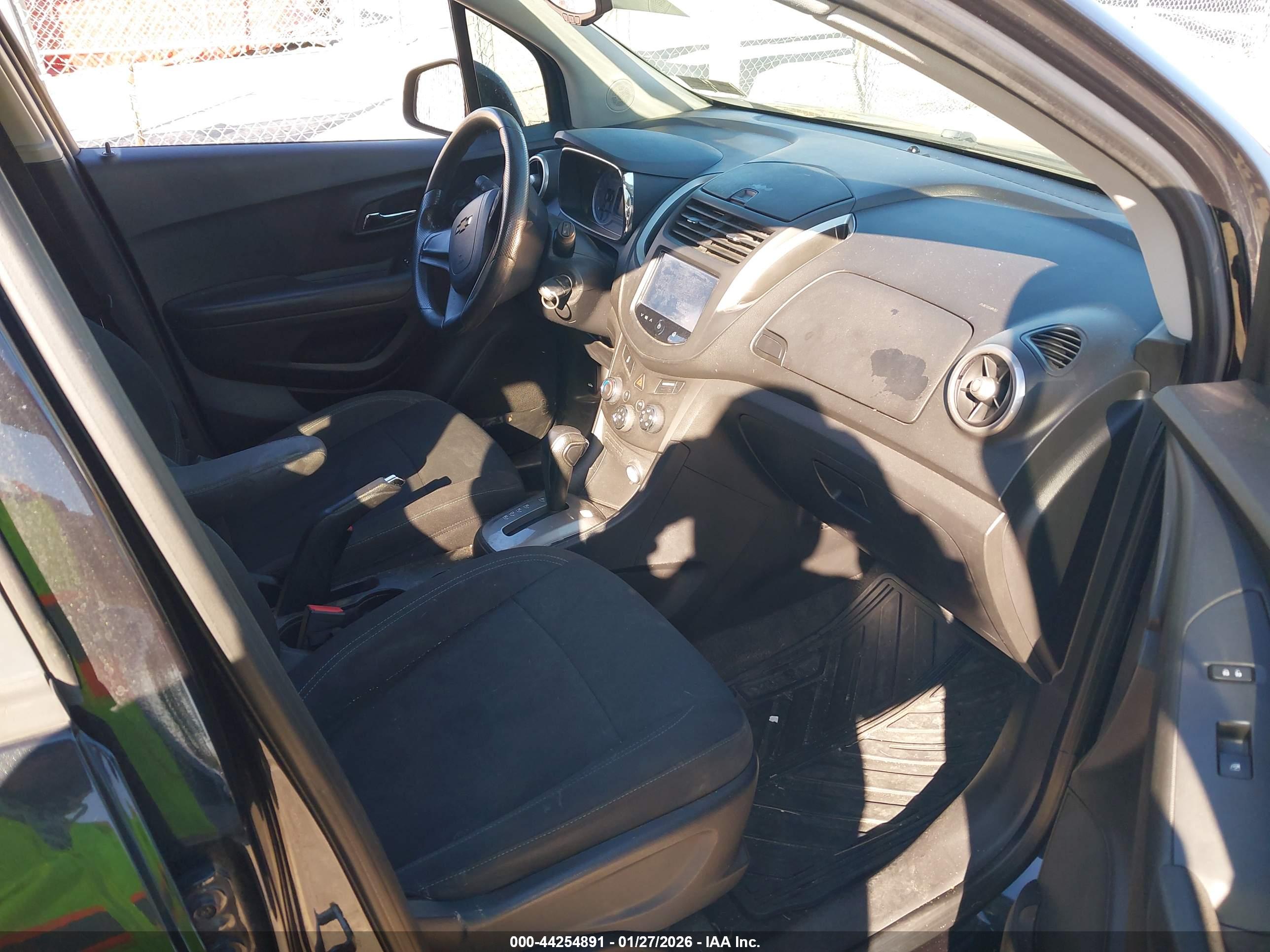 CHEVROLET TRAX image 5