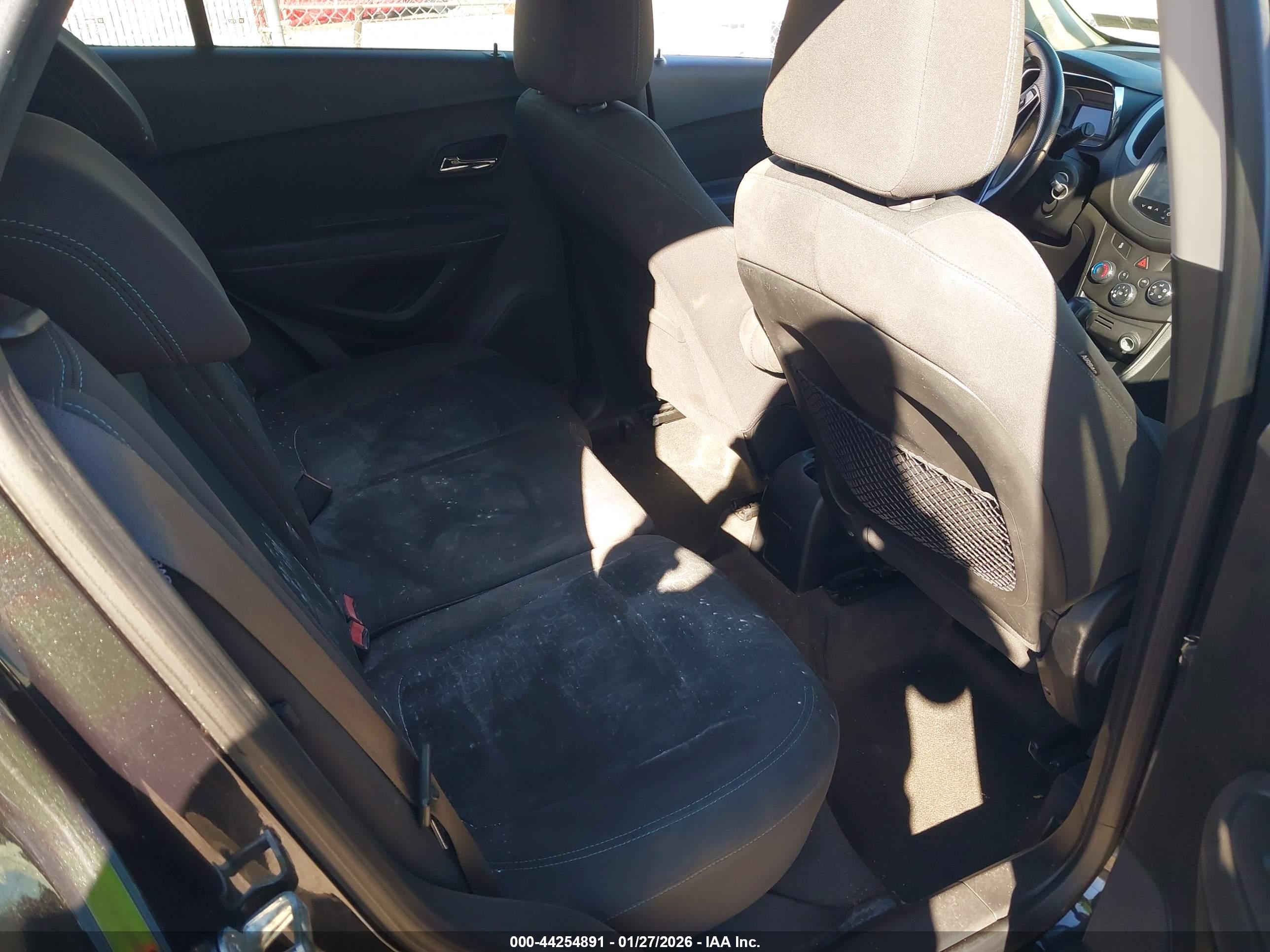 CHEVROLET TRAX image 8