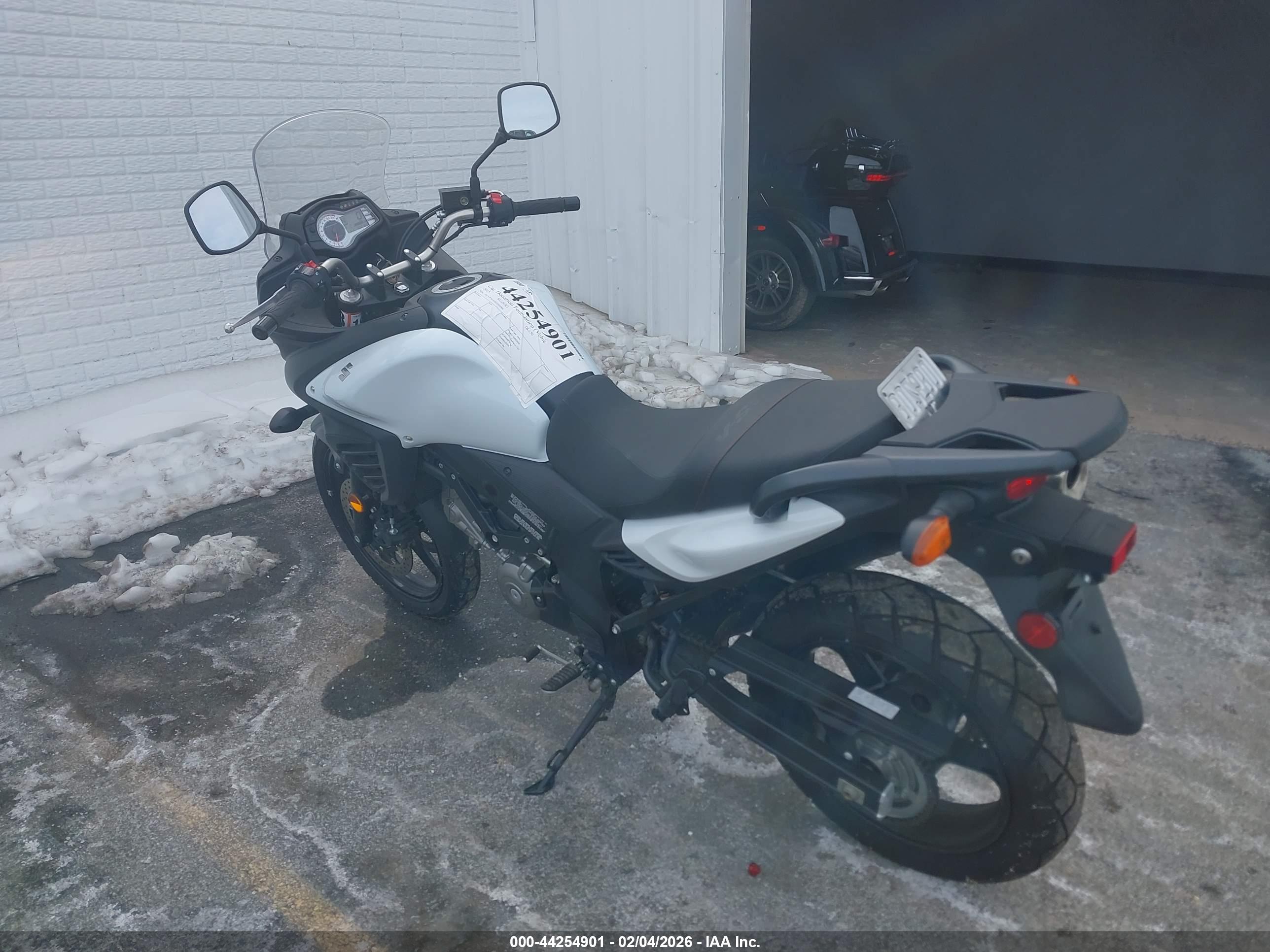 SUZUKI DL650 image 3