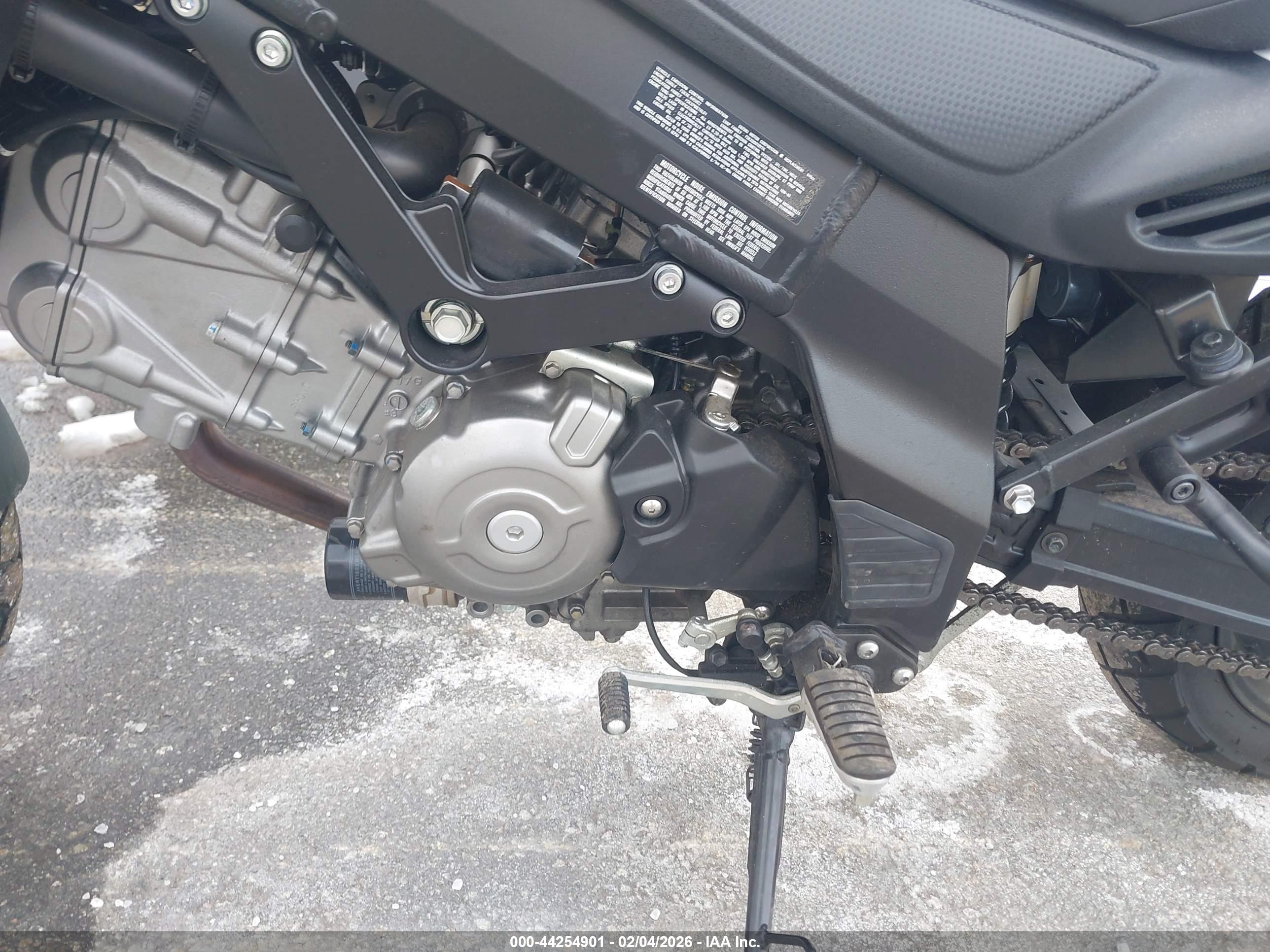 SUZUKI DL650 image 9