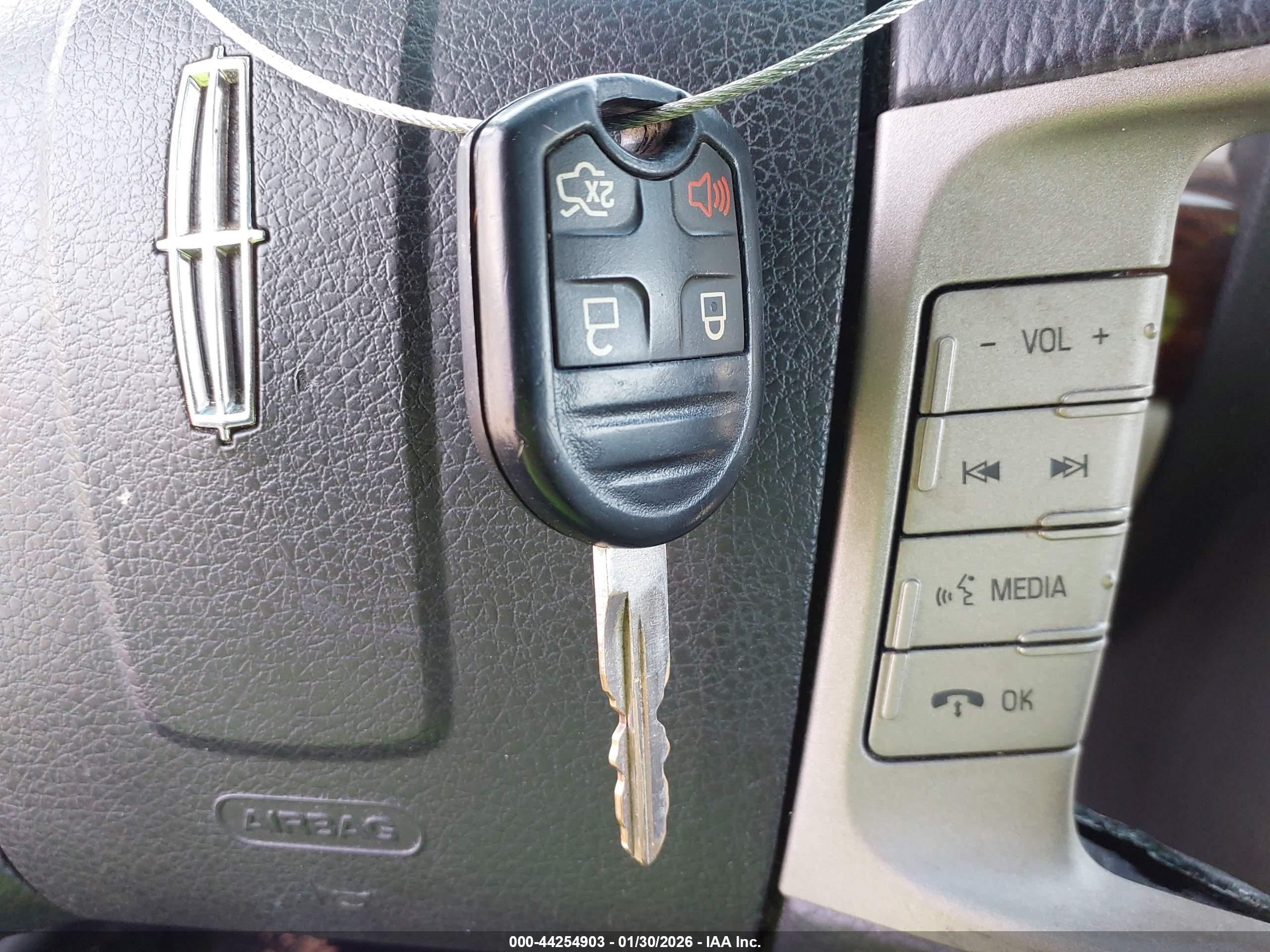 LINCOLN MKZ image 11