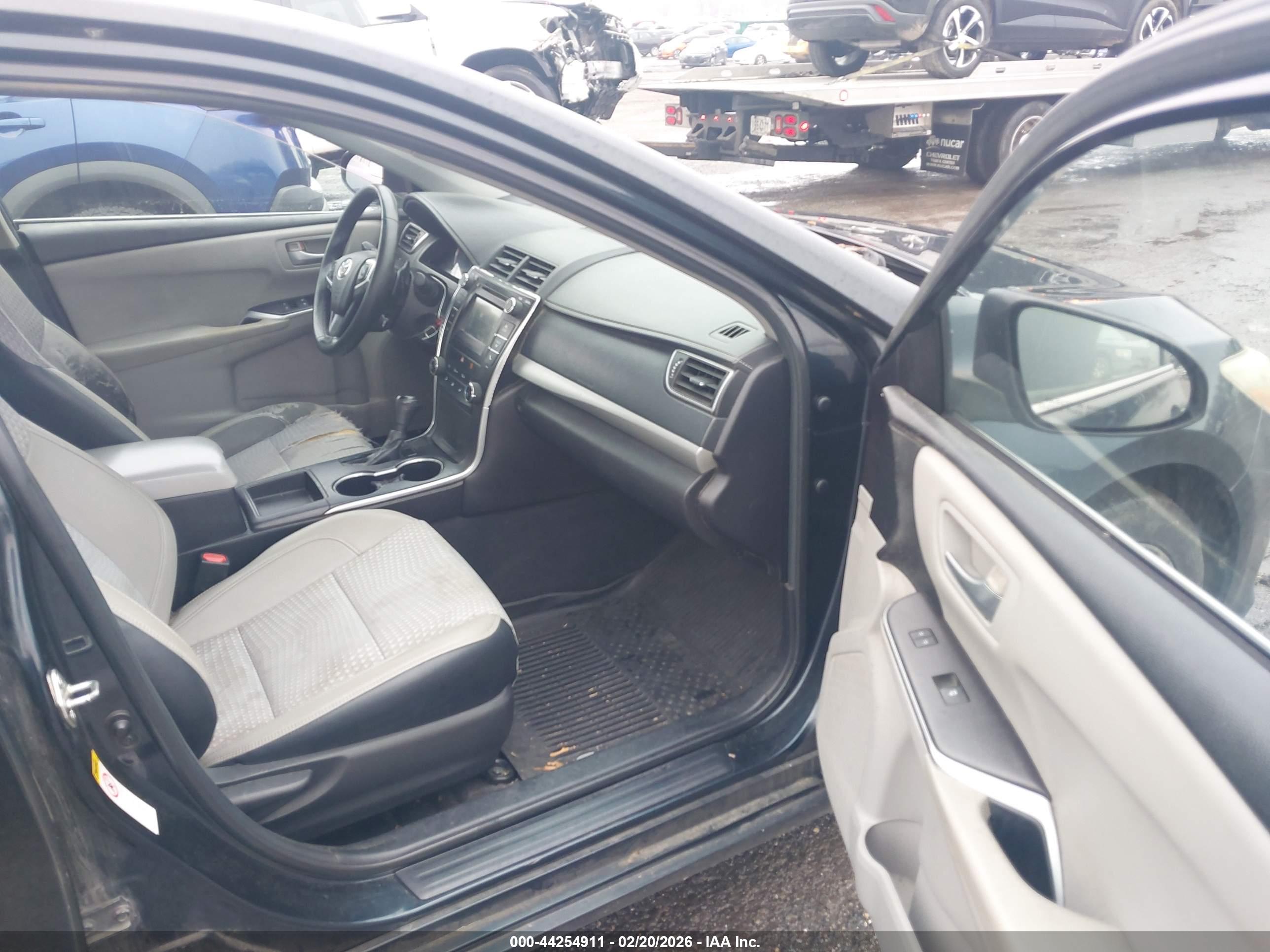 TOYOTA CAMRY image 5