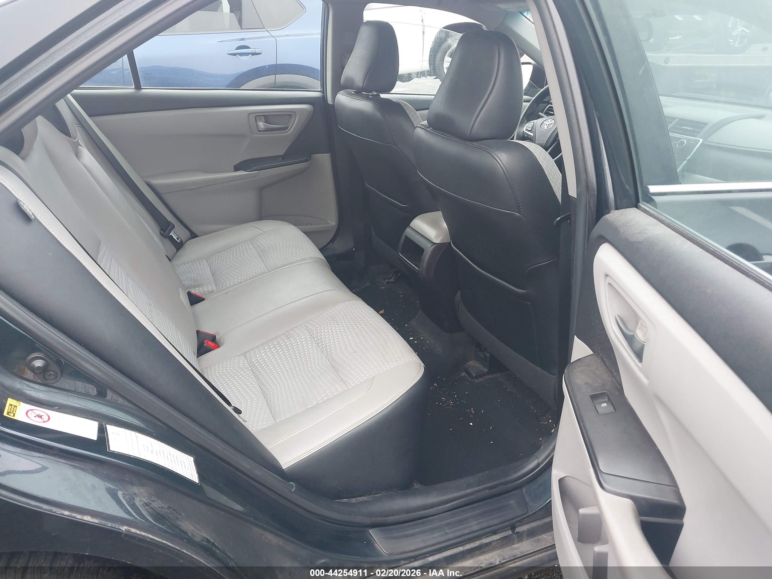 TOYOTA CAMRY image 8