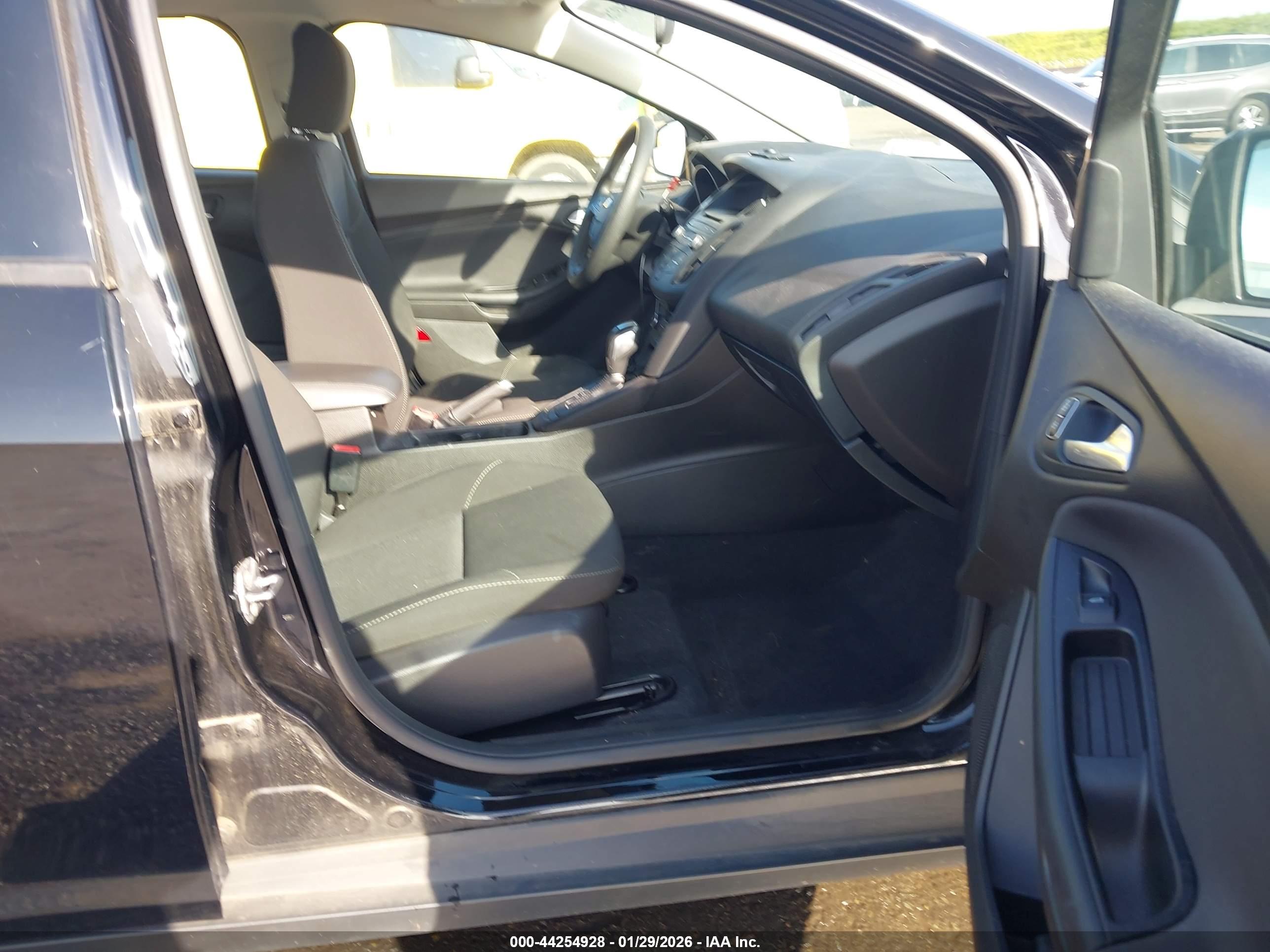 FORD FOCUS image 5