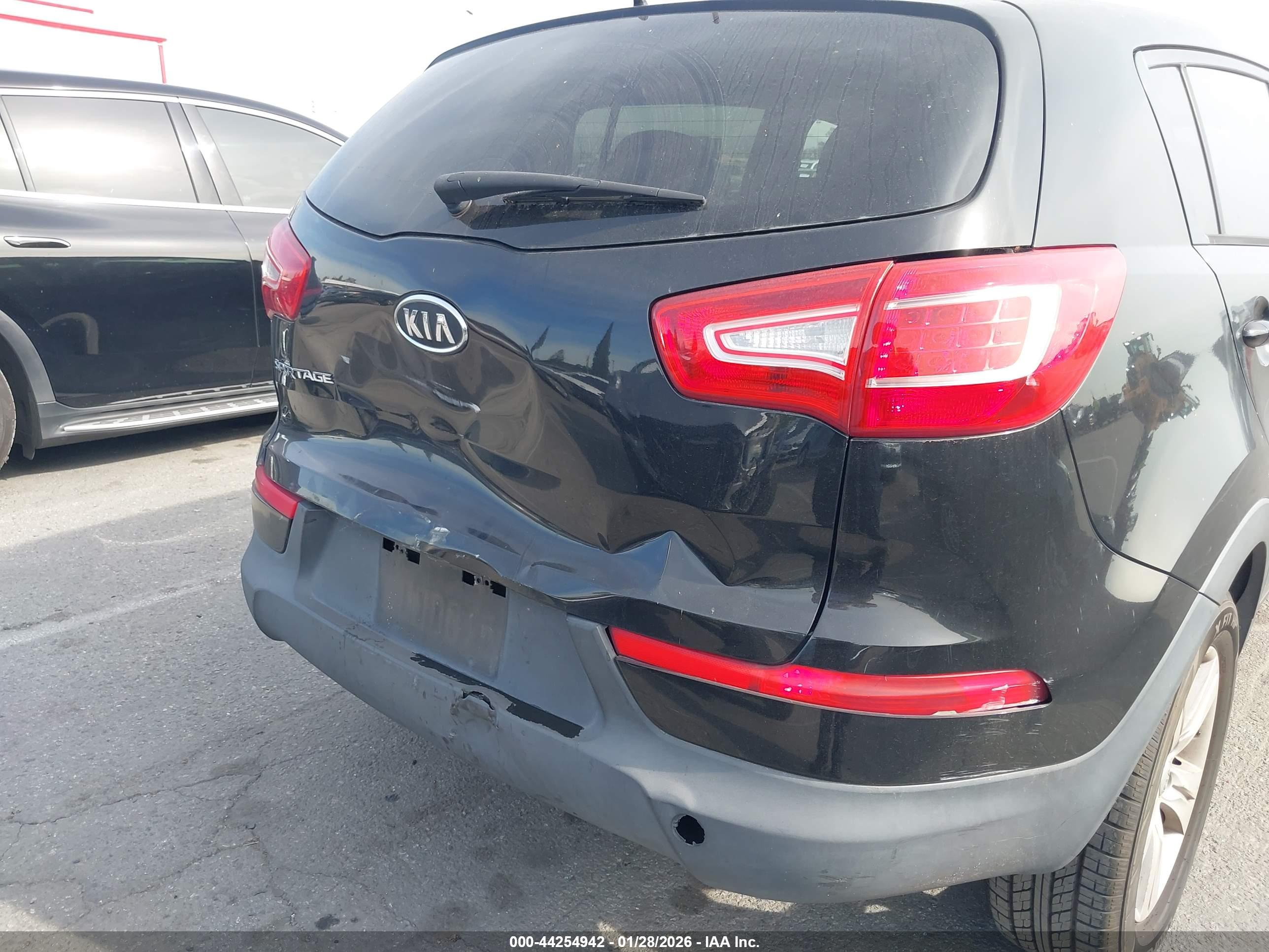 KIA SPORTAGE image 6