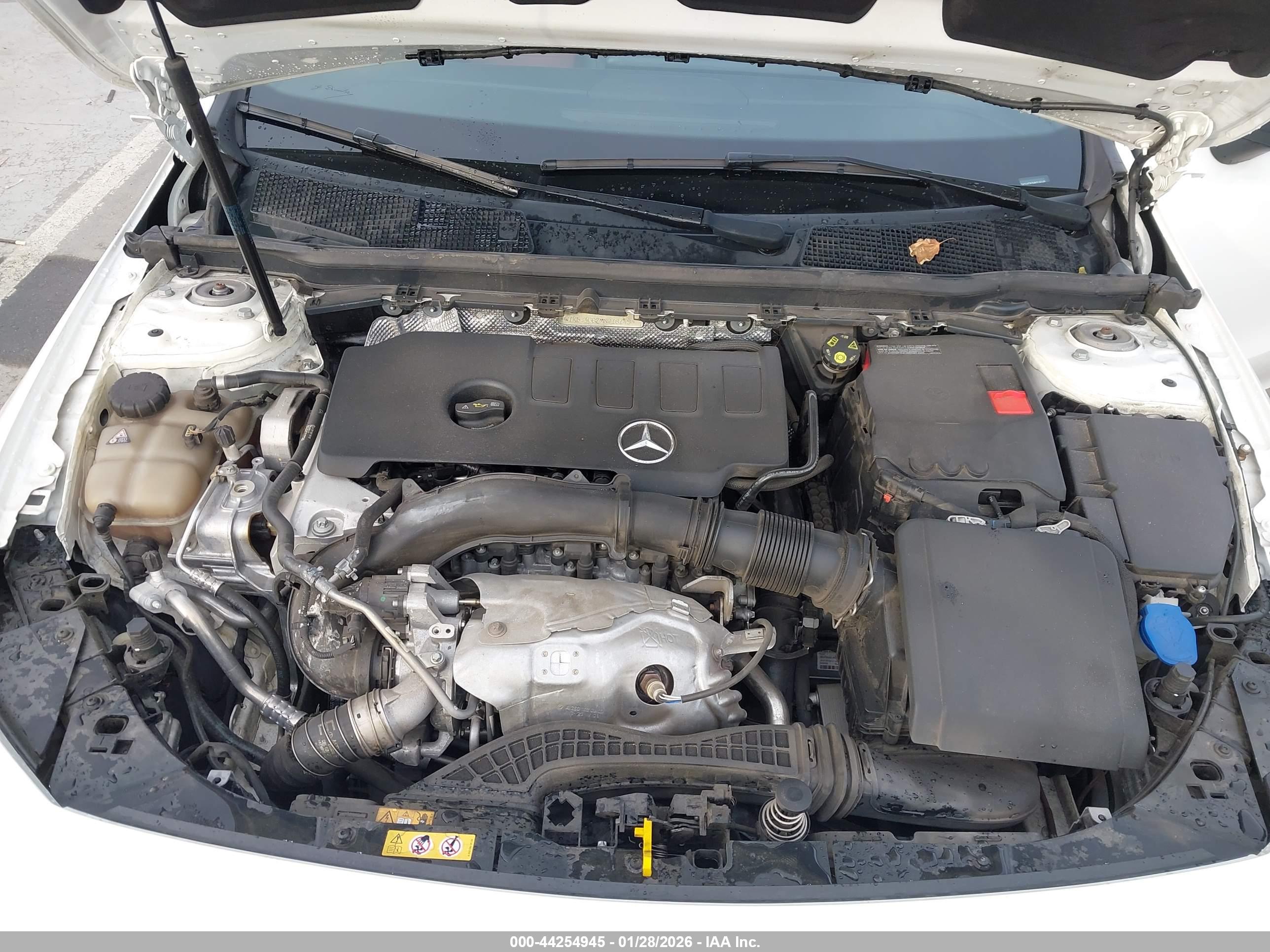 MERCEDES-BENZ CLA image 10