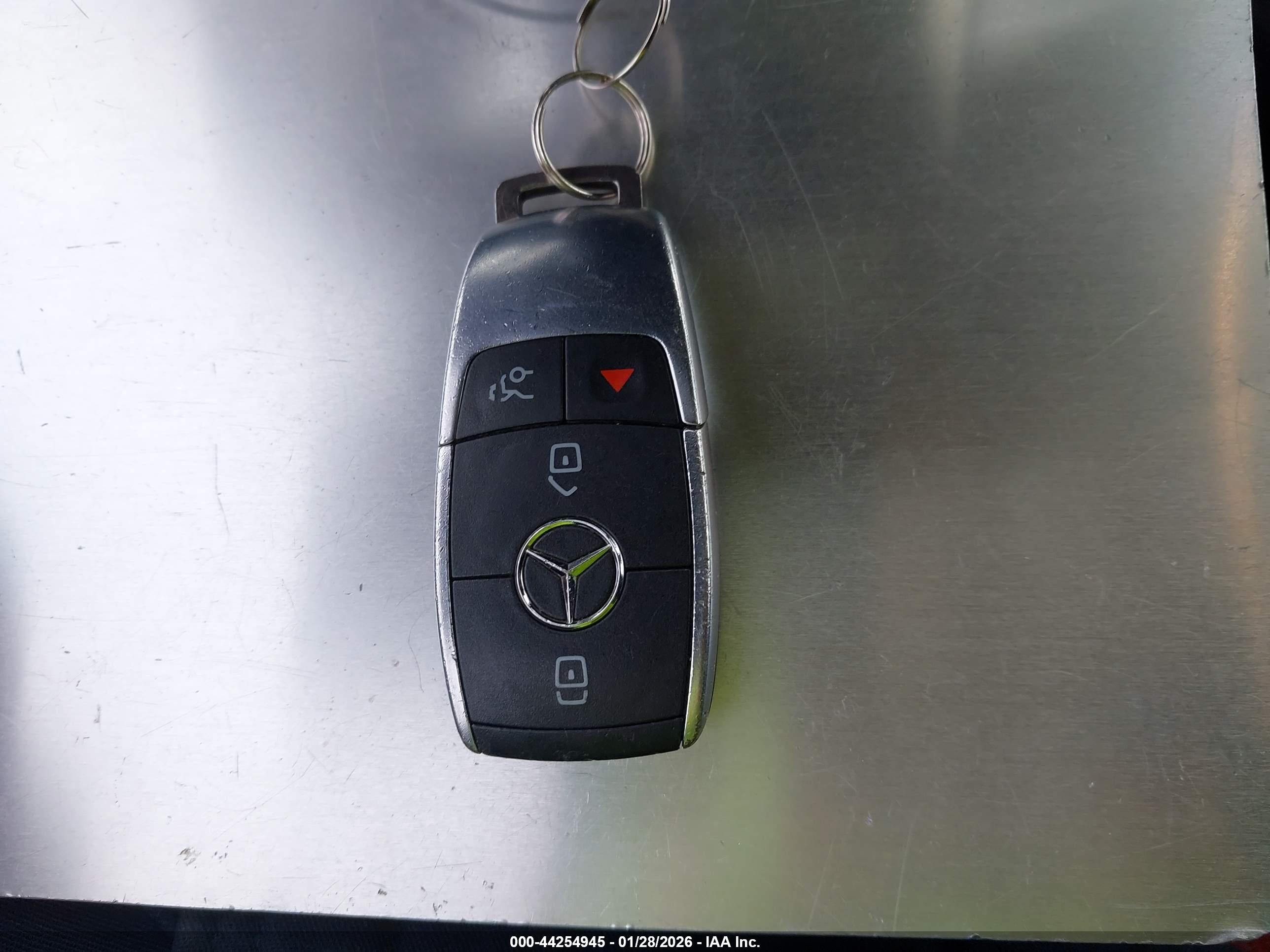 MERCEDES-BENZ CLA image 11