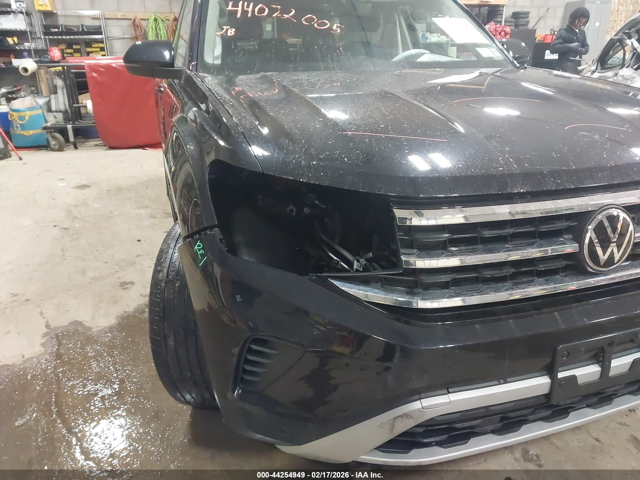 VOLKSWAGEN ATLAS image 6