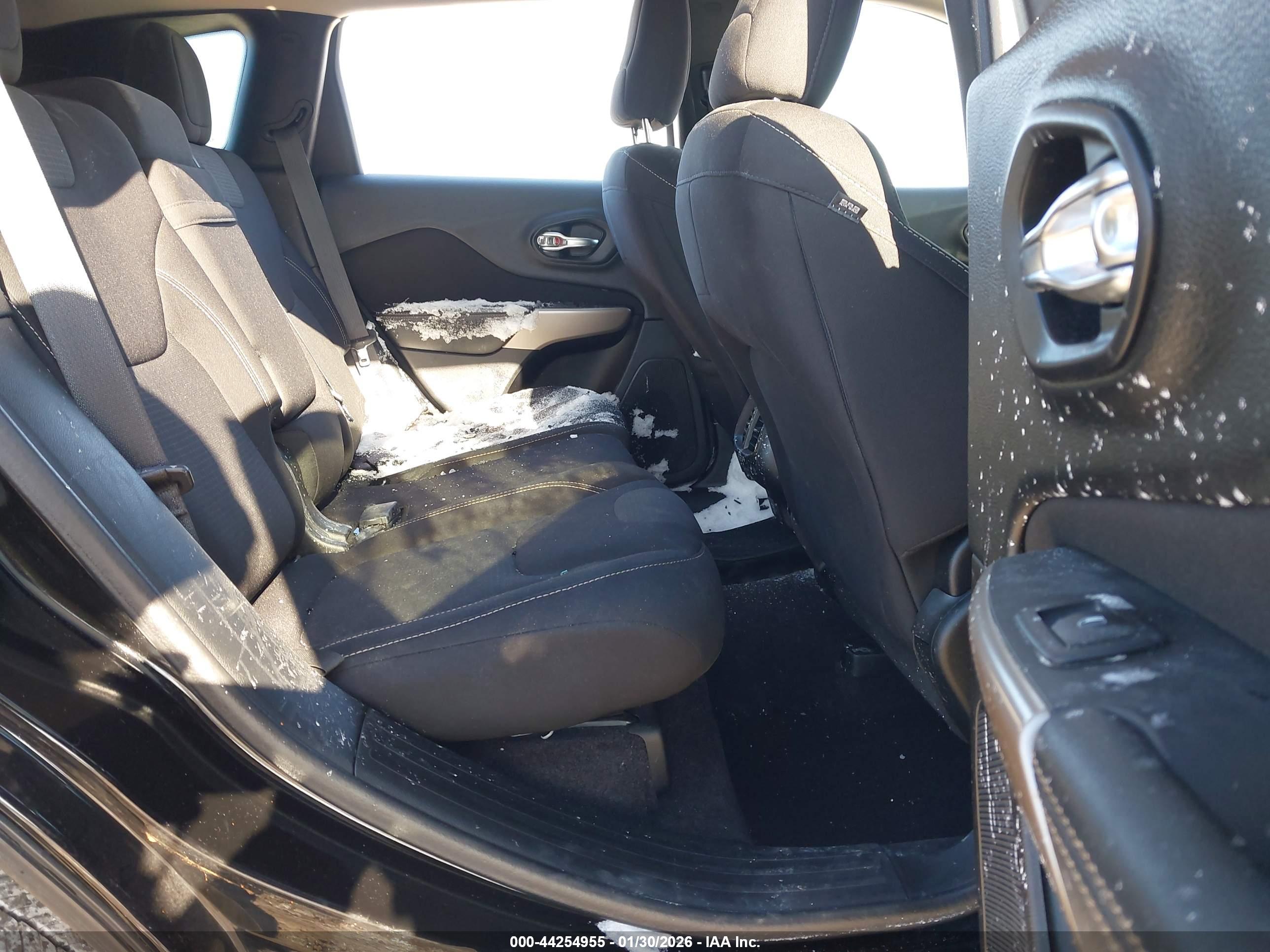 JEEP CHEROKEE image 8